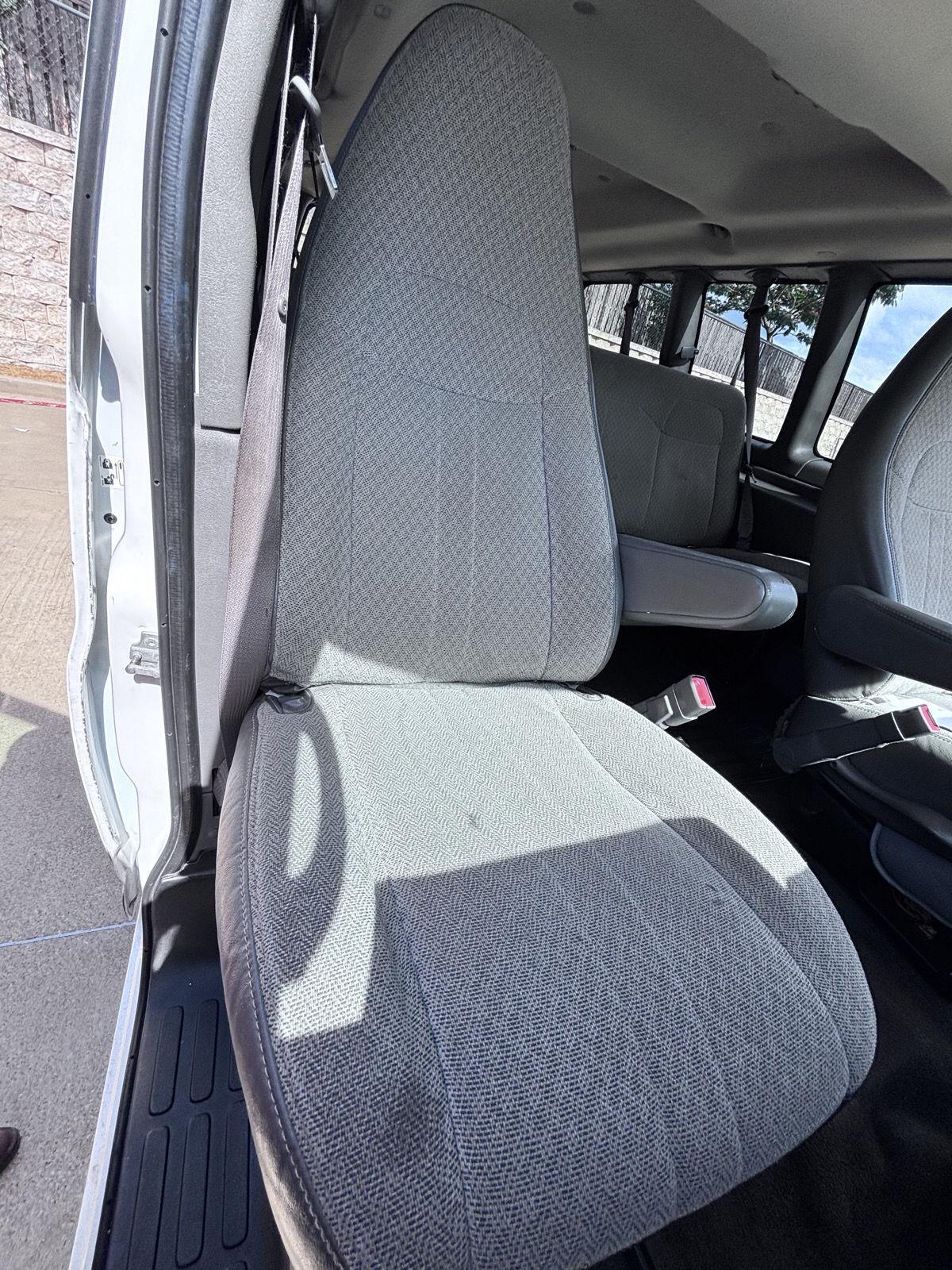 Chevrolet Express 3500