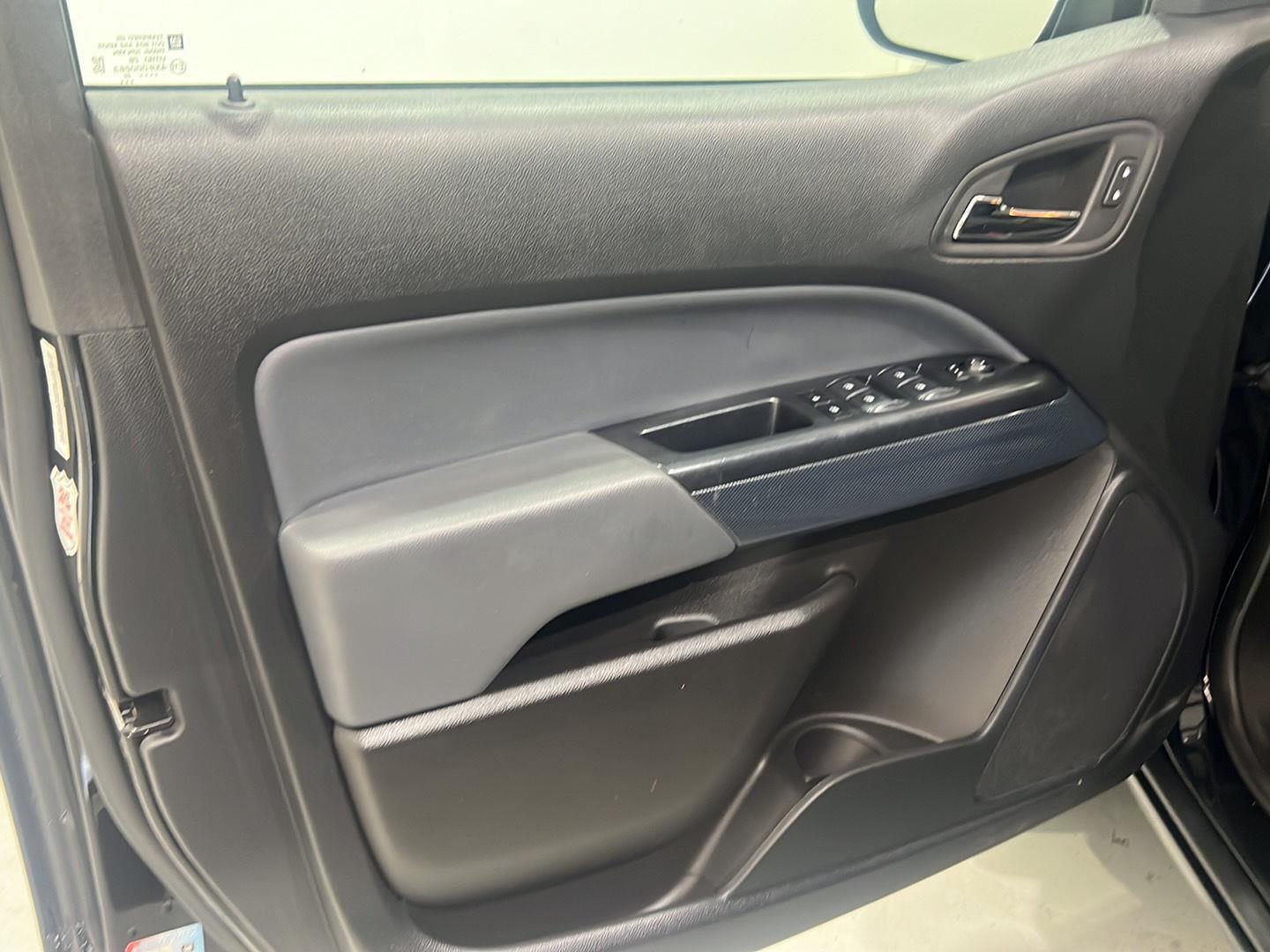 2022 Chevrolet Colorado LT photo 48