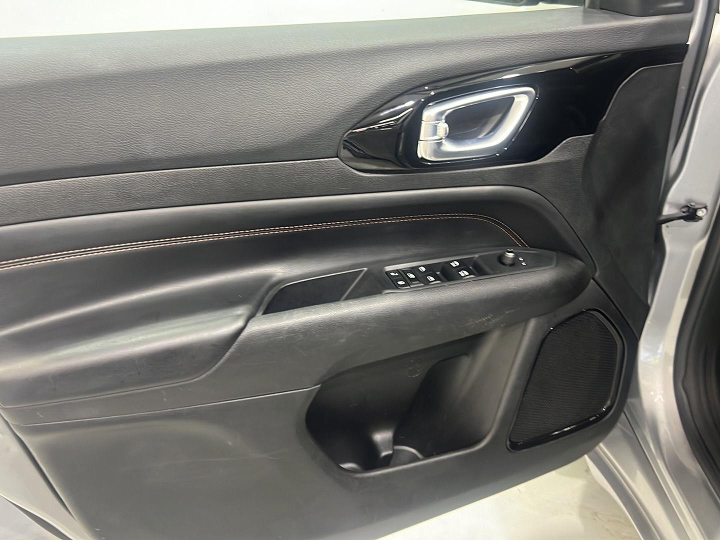 2023 Jeep Compass Red Edition photo 10