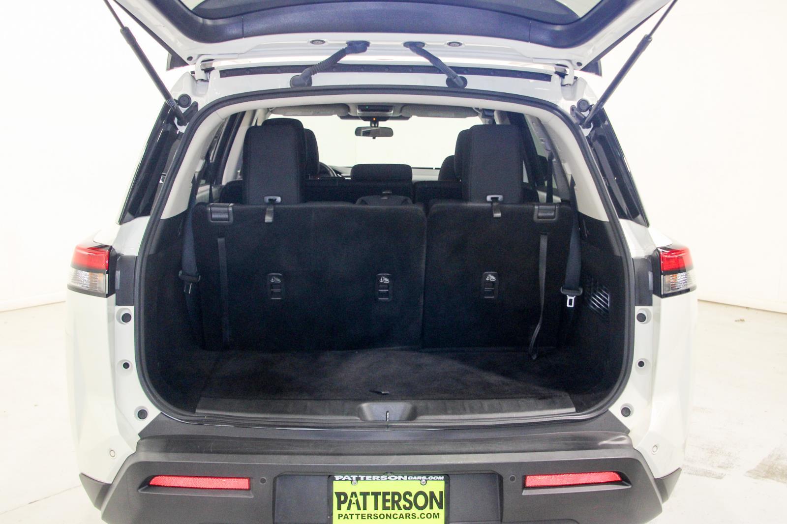 2023 Nissan Pathfinder SV photo 19