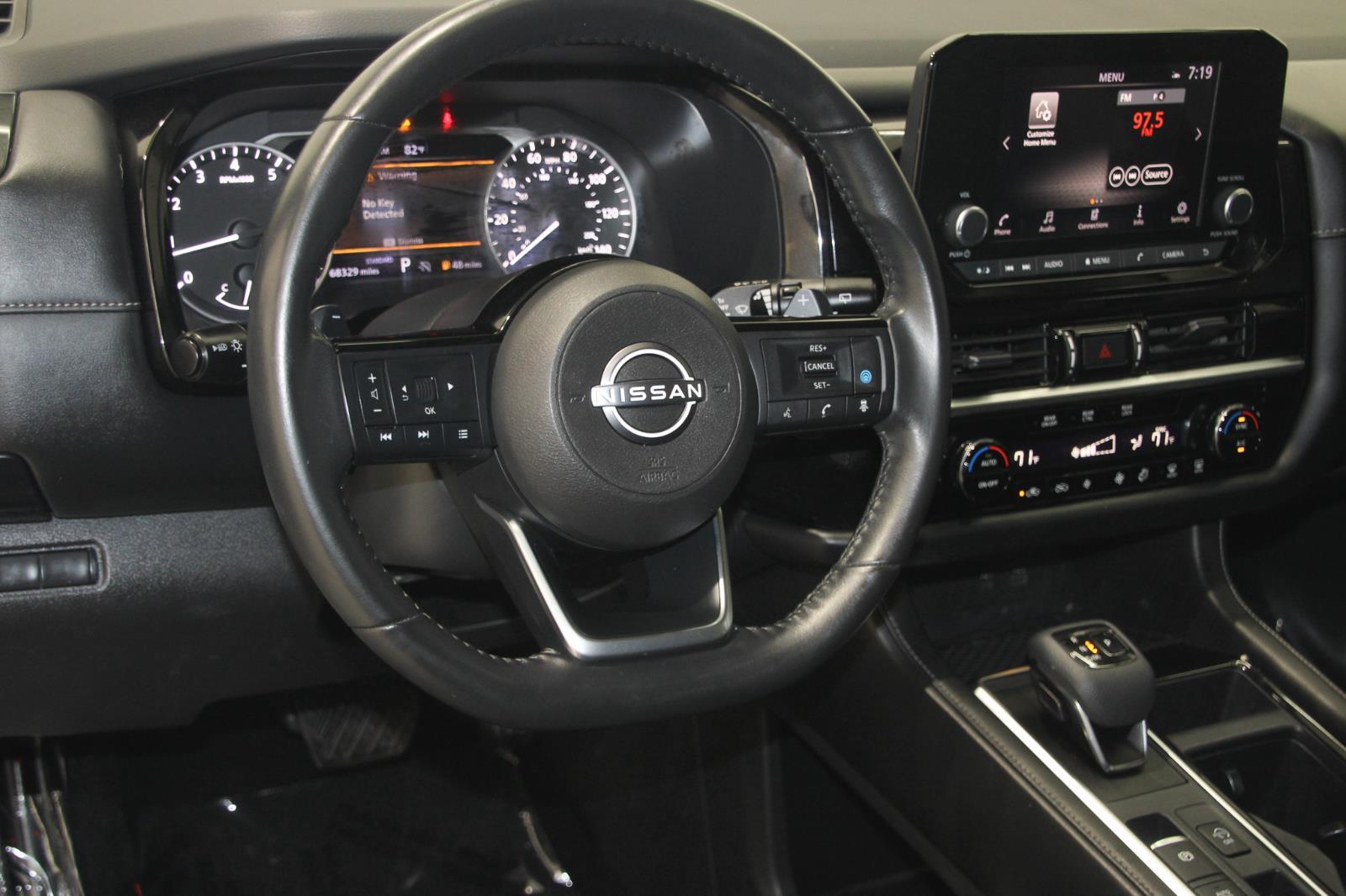 2023 Nissan Pathfinder SV photo 14