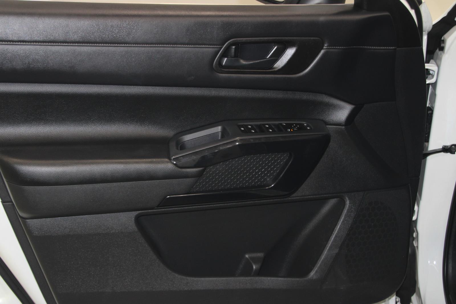 2023 Nissan Pathfinder SV photo 18