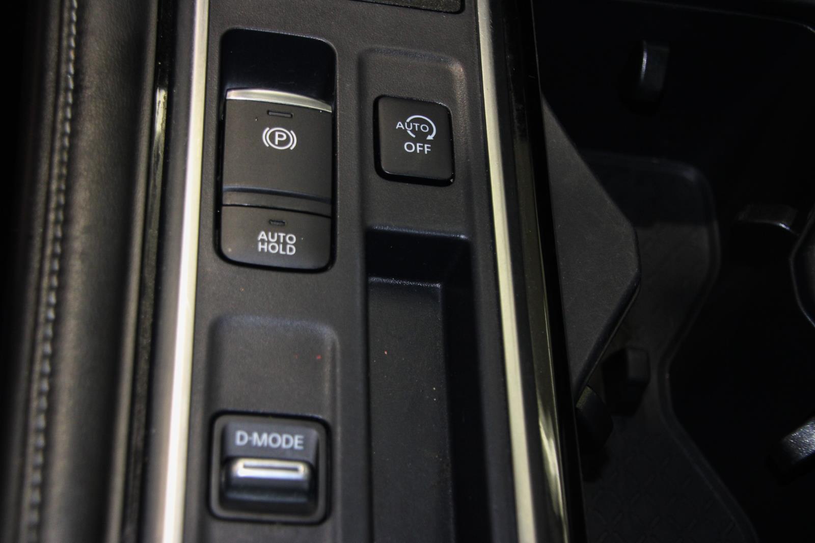 2023 Nissan Pathfinder SV photo 11