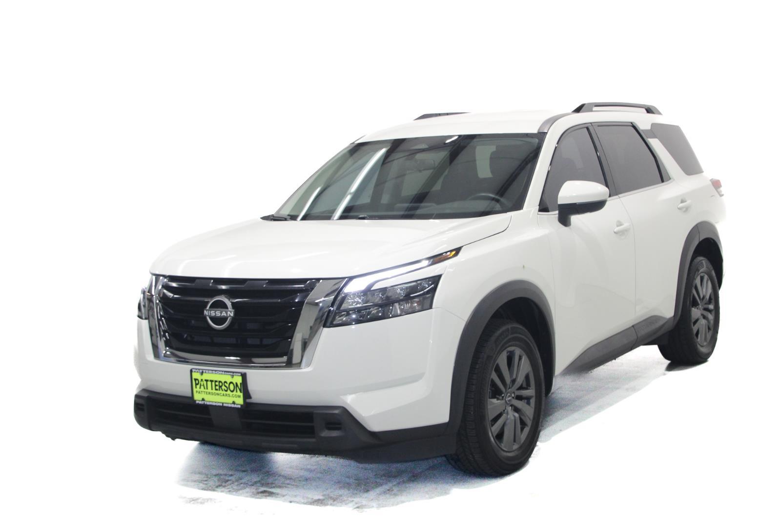 2023 Nissan Pathfinder SV photo 4