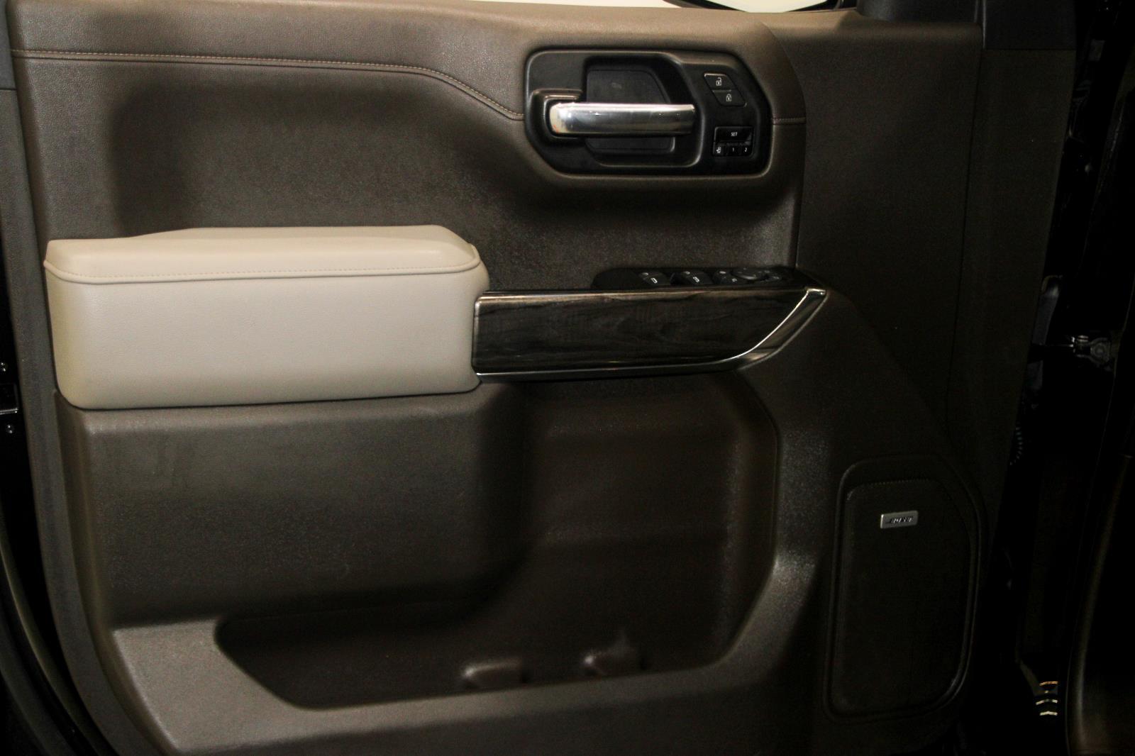 2023 Chevrolet Silverado 1500 RST photo 18