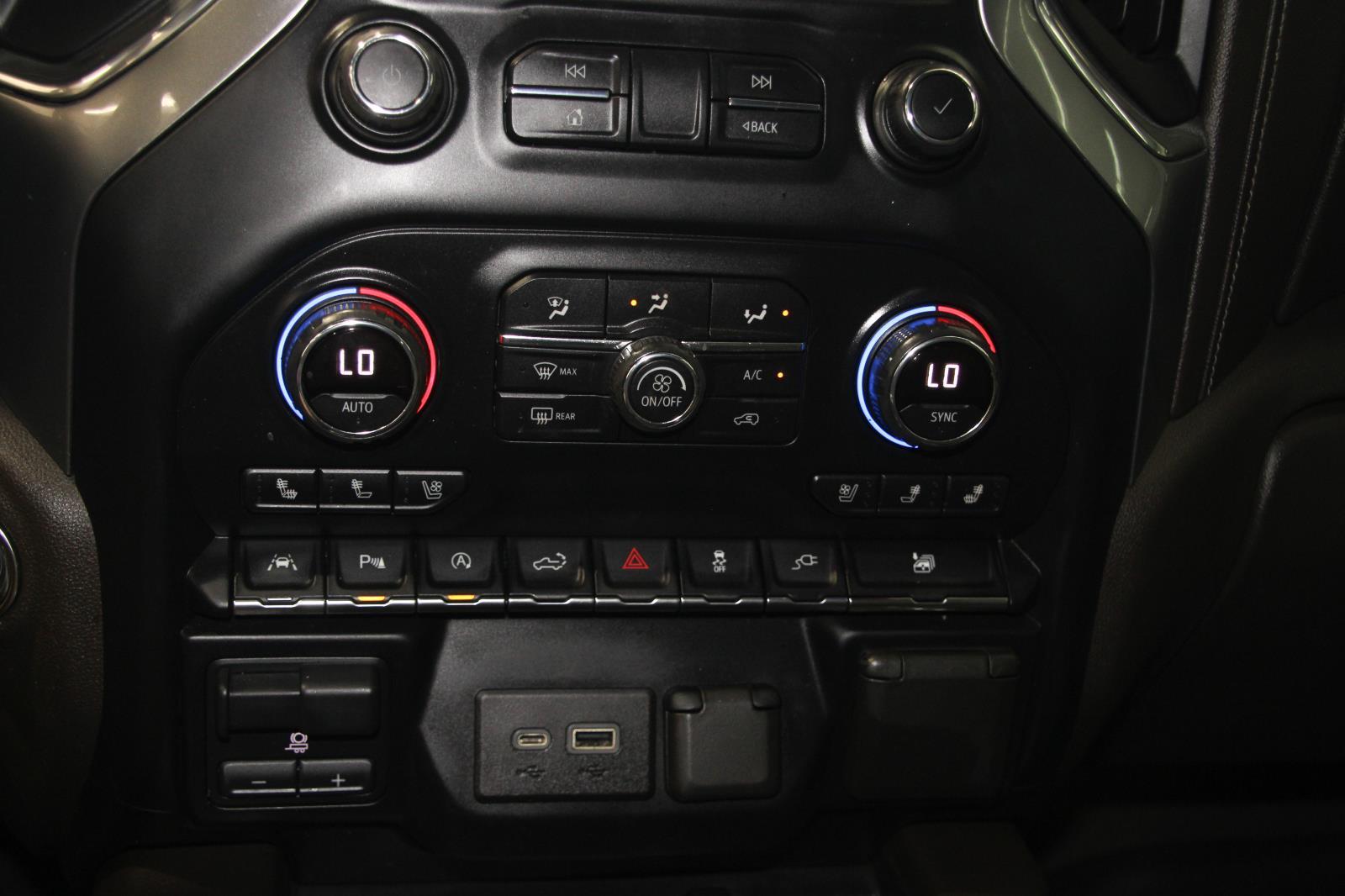 2023 Chevrolet Silverado 1500 RST photo 11
