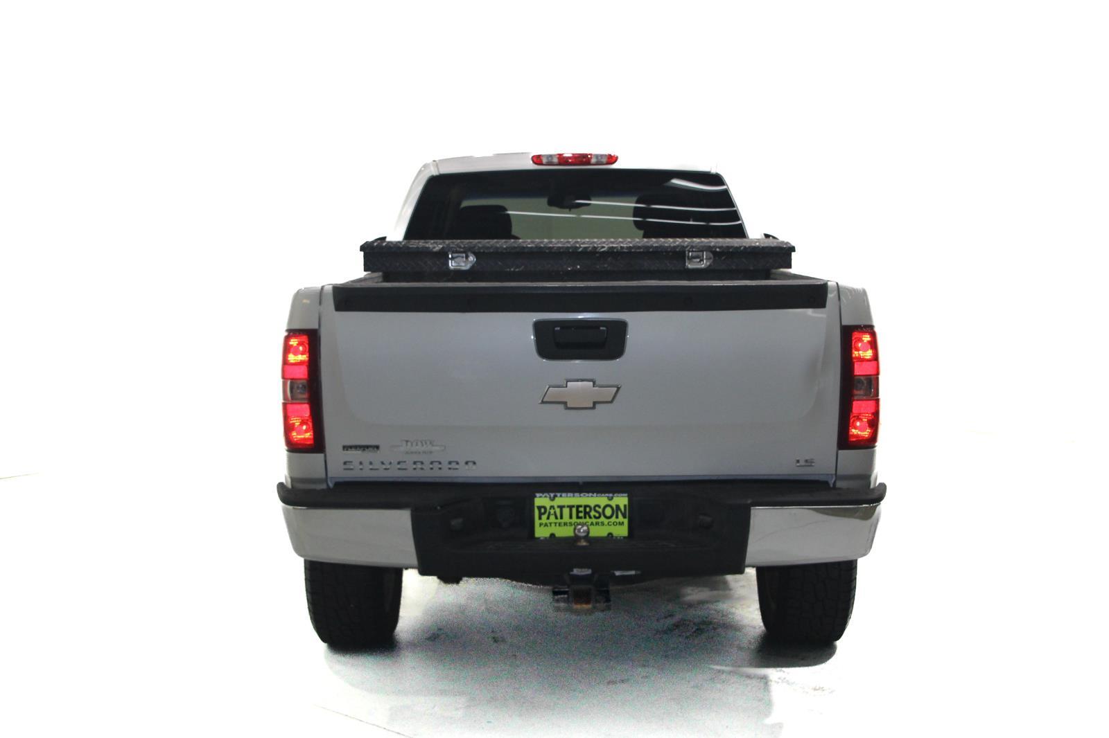2010 Chevrolet Silverado 1500 LS photo 3