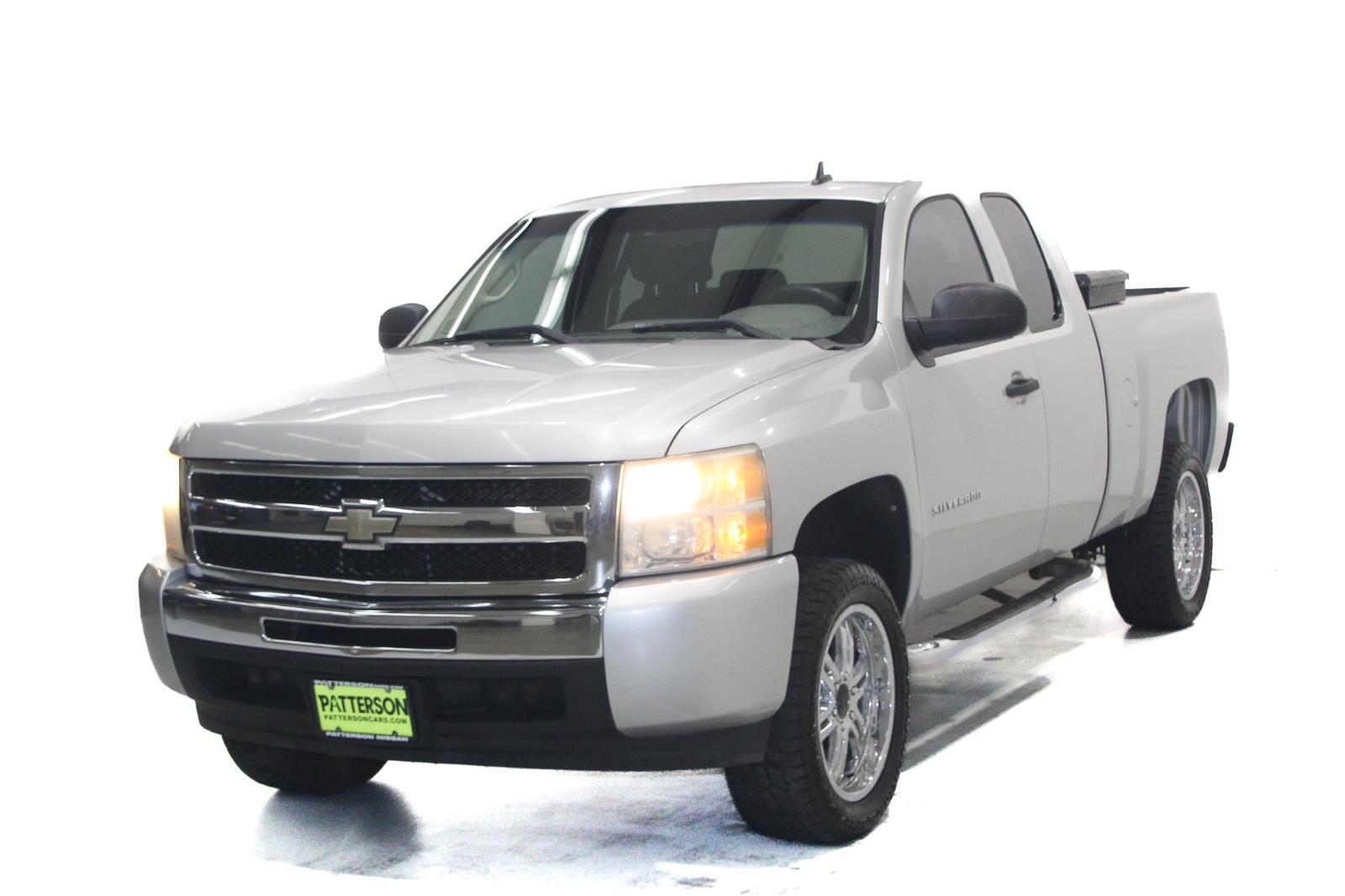 2010 Chevrolet Silverado 1500 LS photo 4