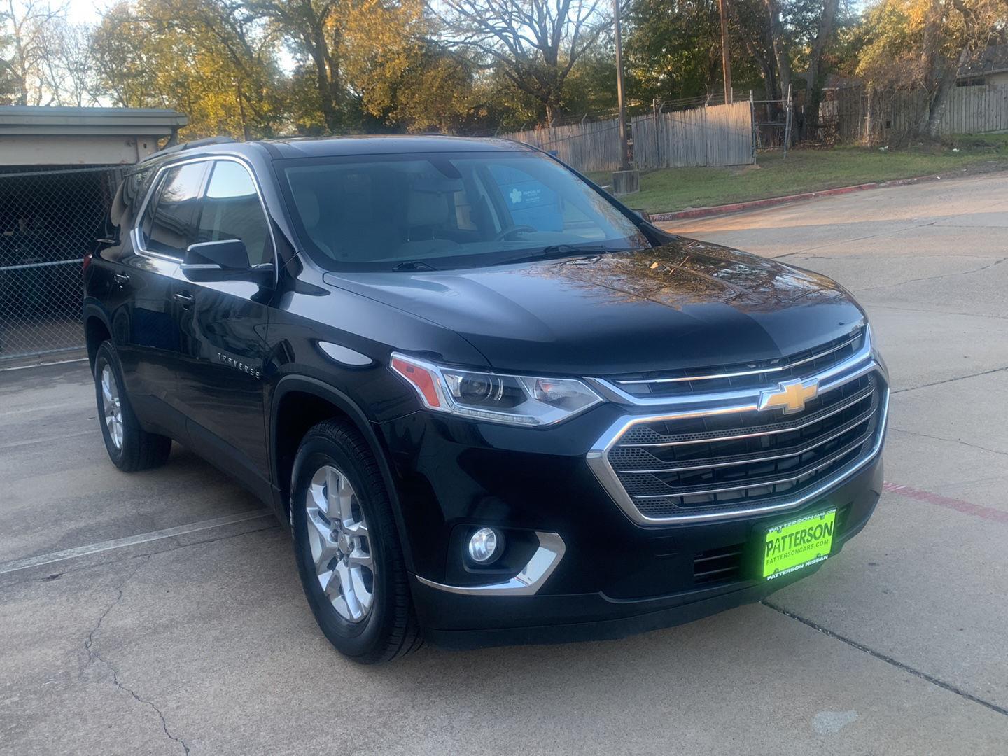 Used 2019 Chevrolet Traverse 1LT with VIN 1GNERGKWXKJ131432 for sale in Longview, TX