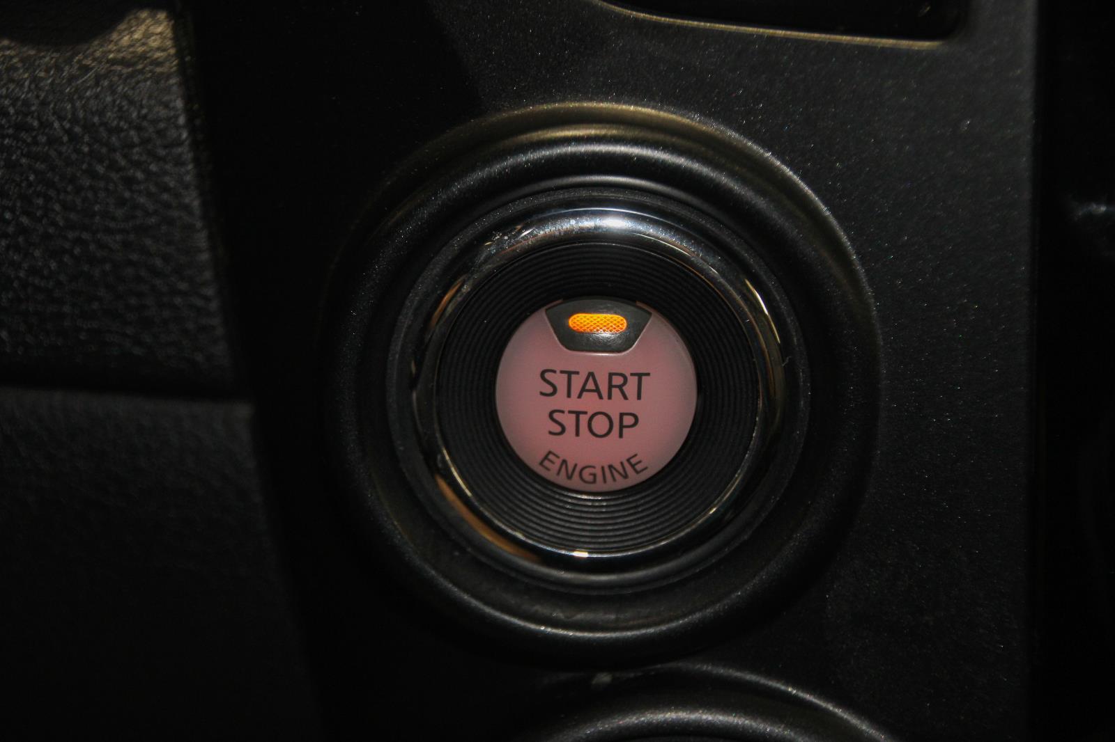 2022 Nissan Titan PRO-4X photo 48