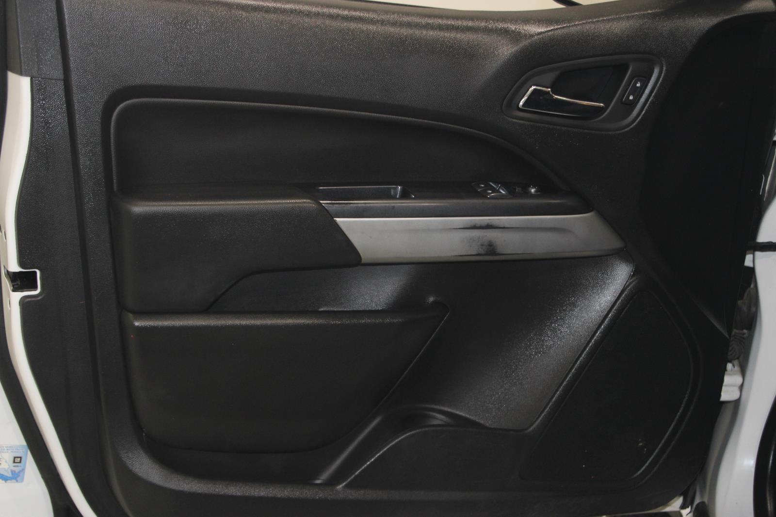 2022 Chevrolet Colorado LT photo 17