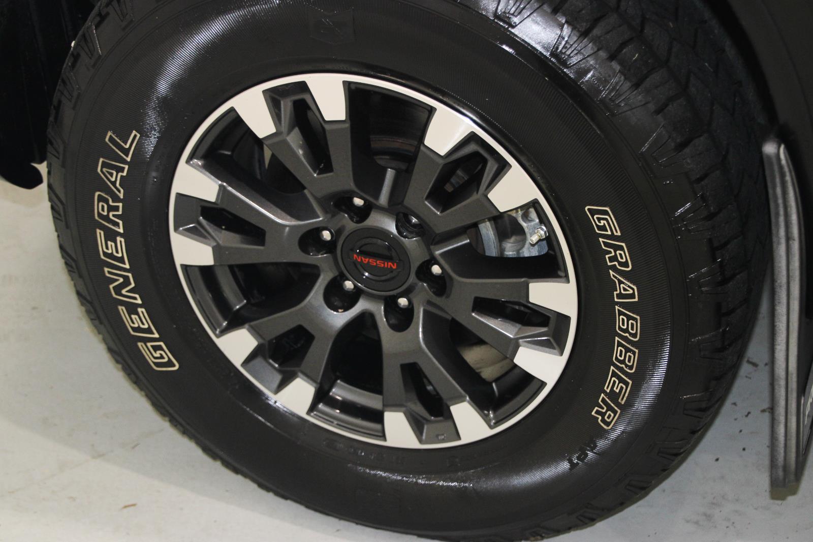 2022 Nissan Titan PRO-4X photo 21