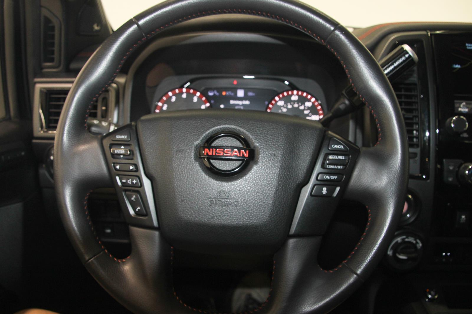 2022 Nissan Titan PRO-4X photo 15