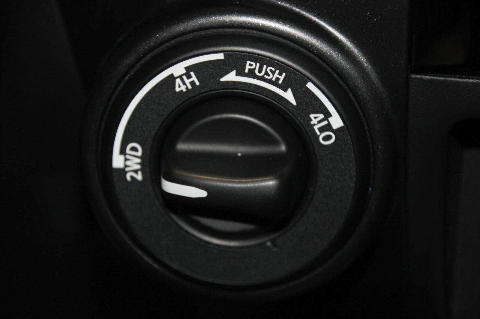 2022 Nissan Titan PRO-4X photo 11