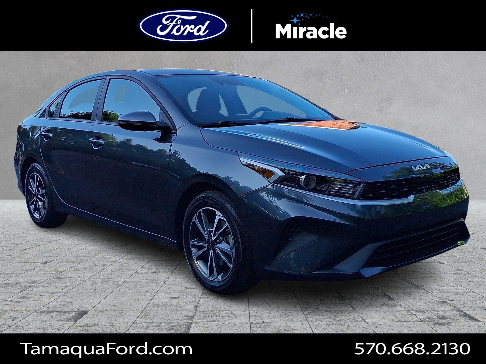 2023 Kia Forte Gris (Gravity Gray) Sedán Tracción delantera Transmisión variable continua