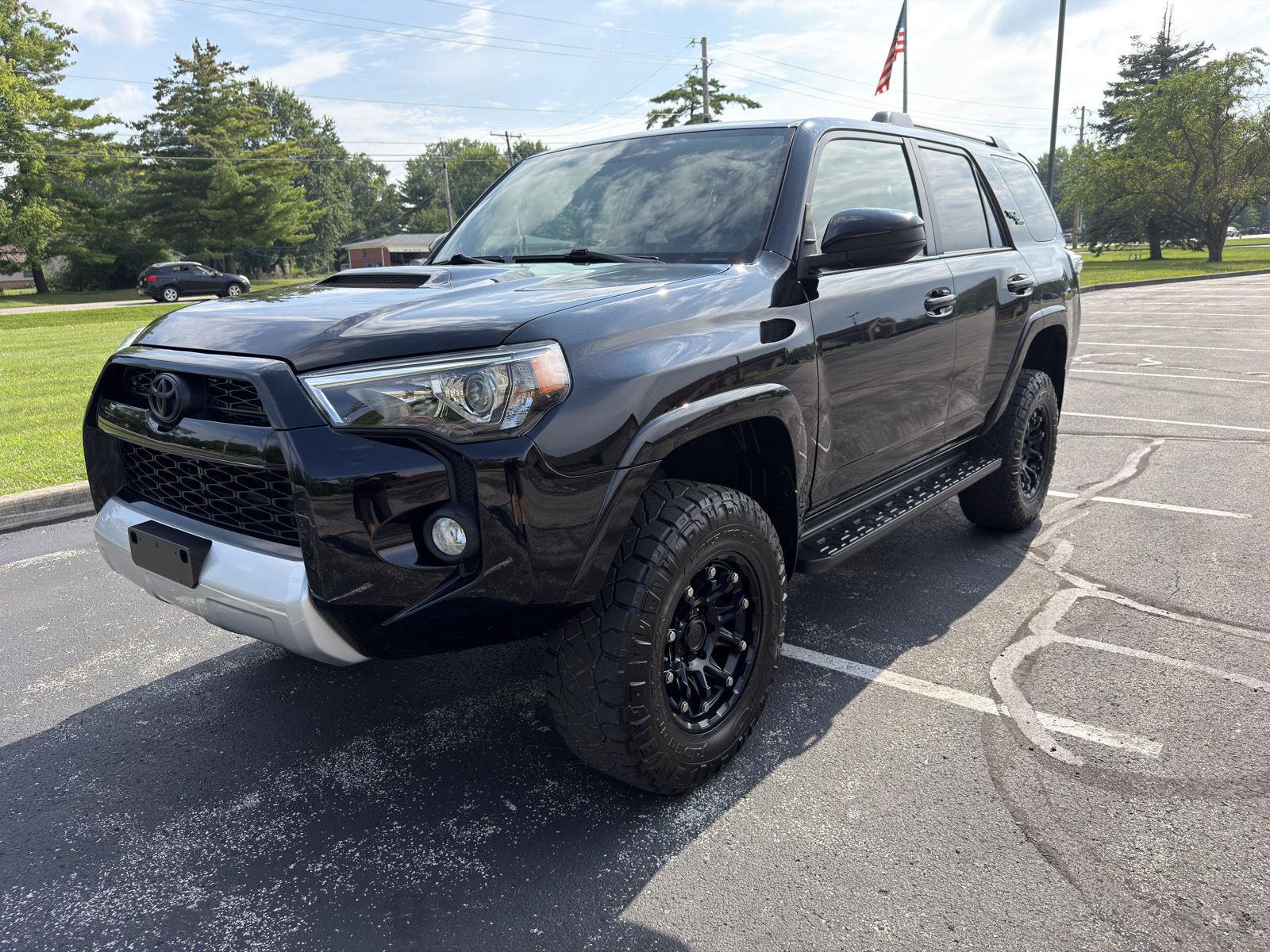 Midnight Black Metallic 2018 Toyota 4Runner SUV / Crossover Four-Wheel Drive Automatic
