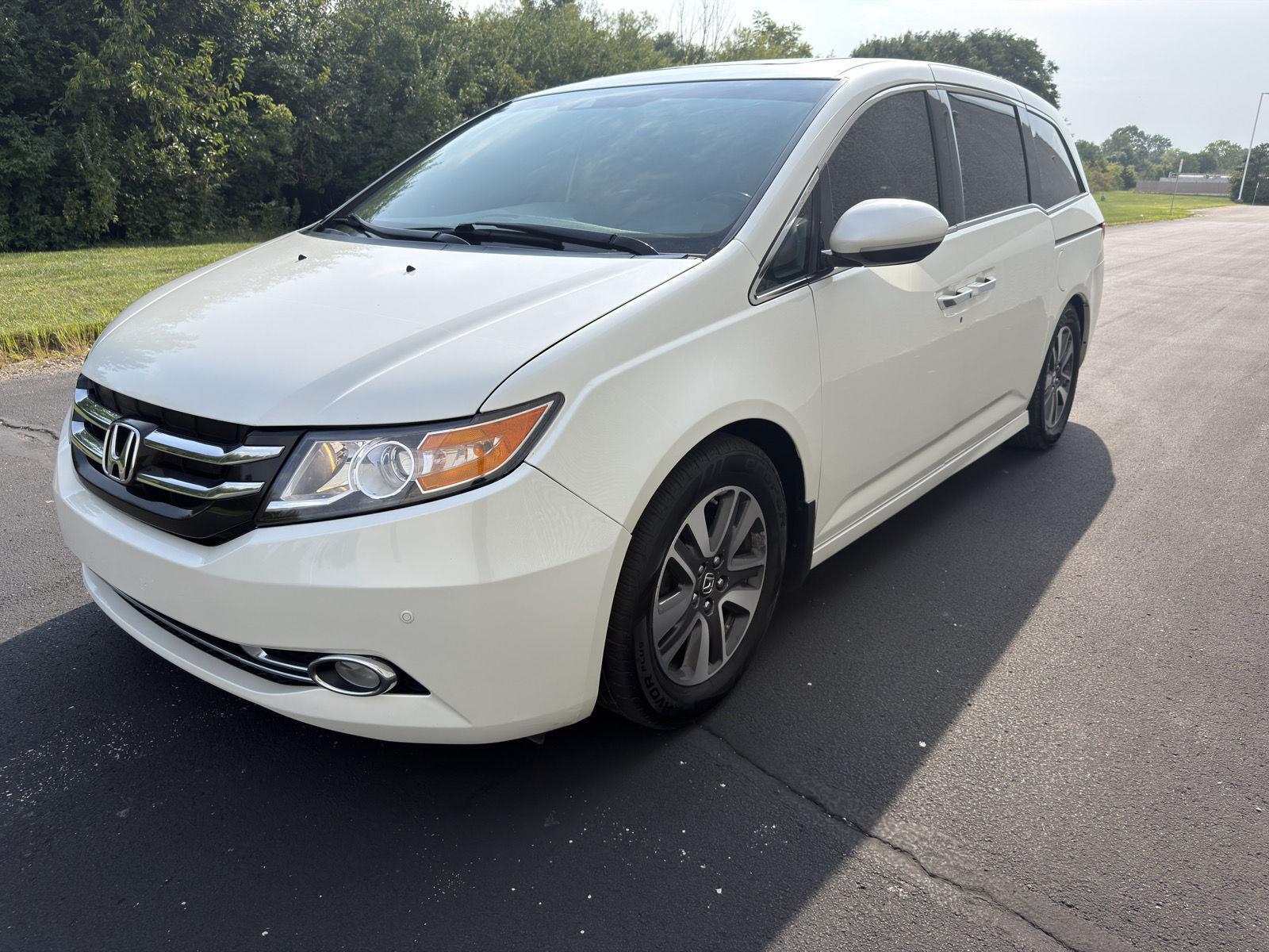  2014 Honda Odyssey Touring FWD   