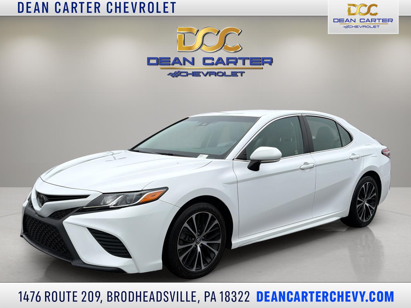 Super White 2018 Toyota Camry Sedan Front-Wheel Drive Automatic