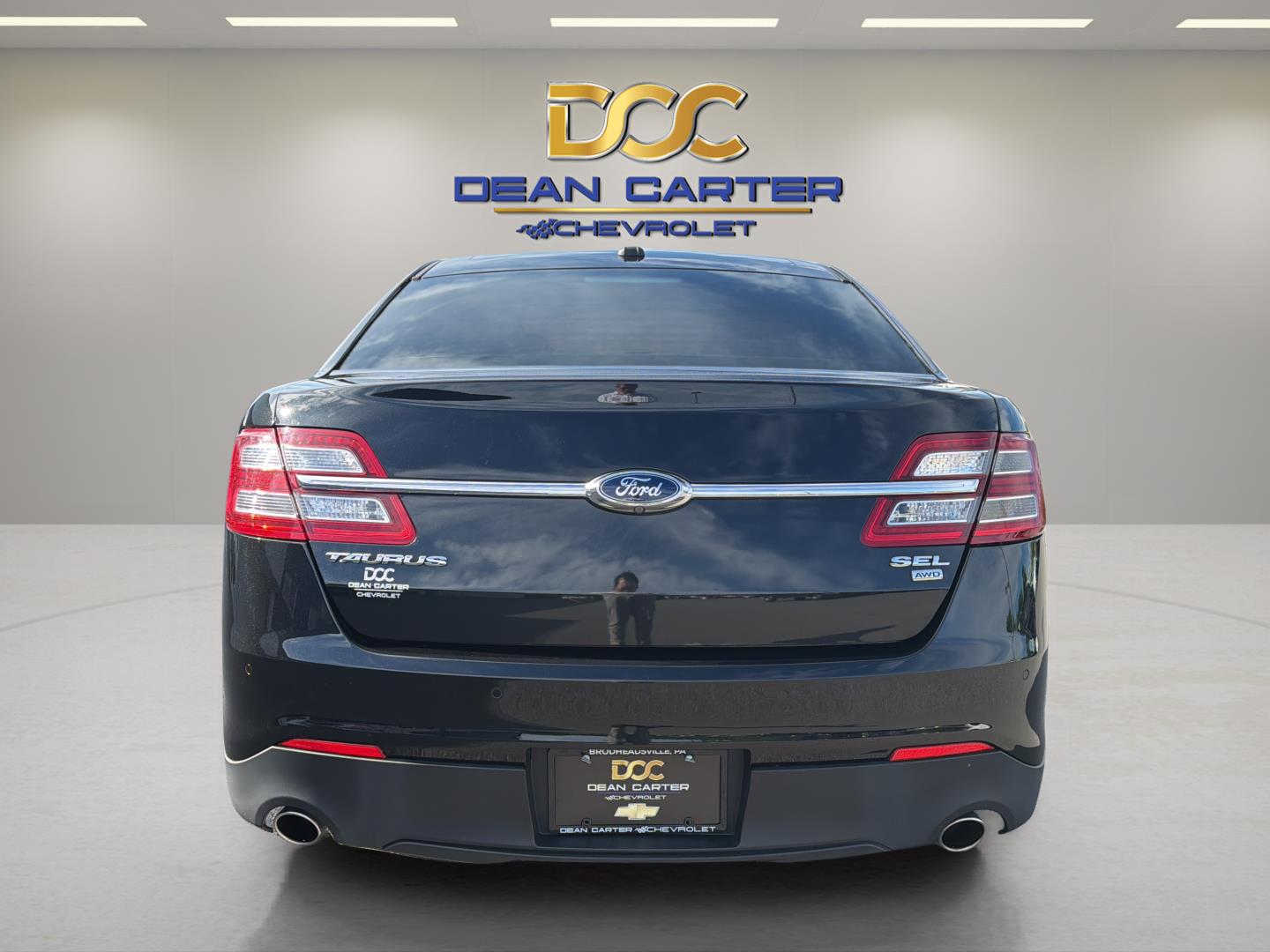 View vehicle photo 4