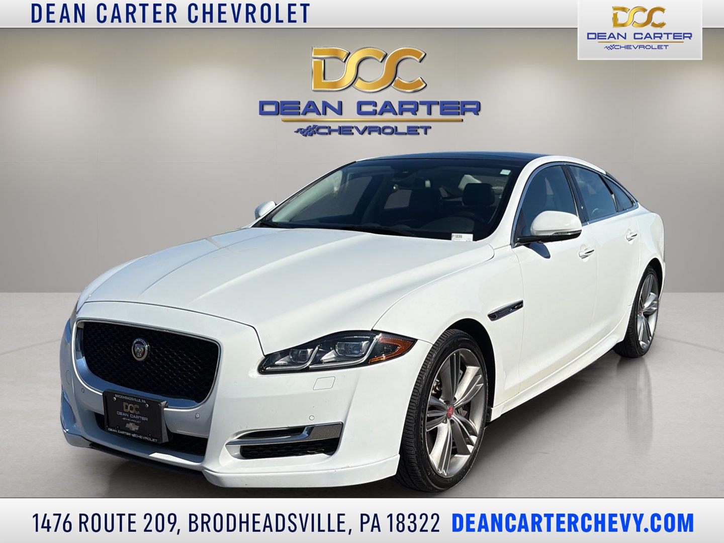 Polaris White 2016 Jaguar XJ-Series Sedan Rear-Wheel Drive Automatic