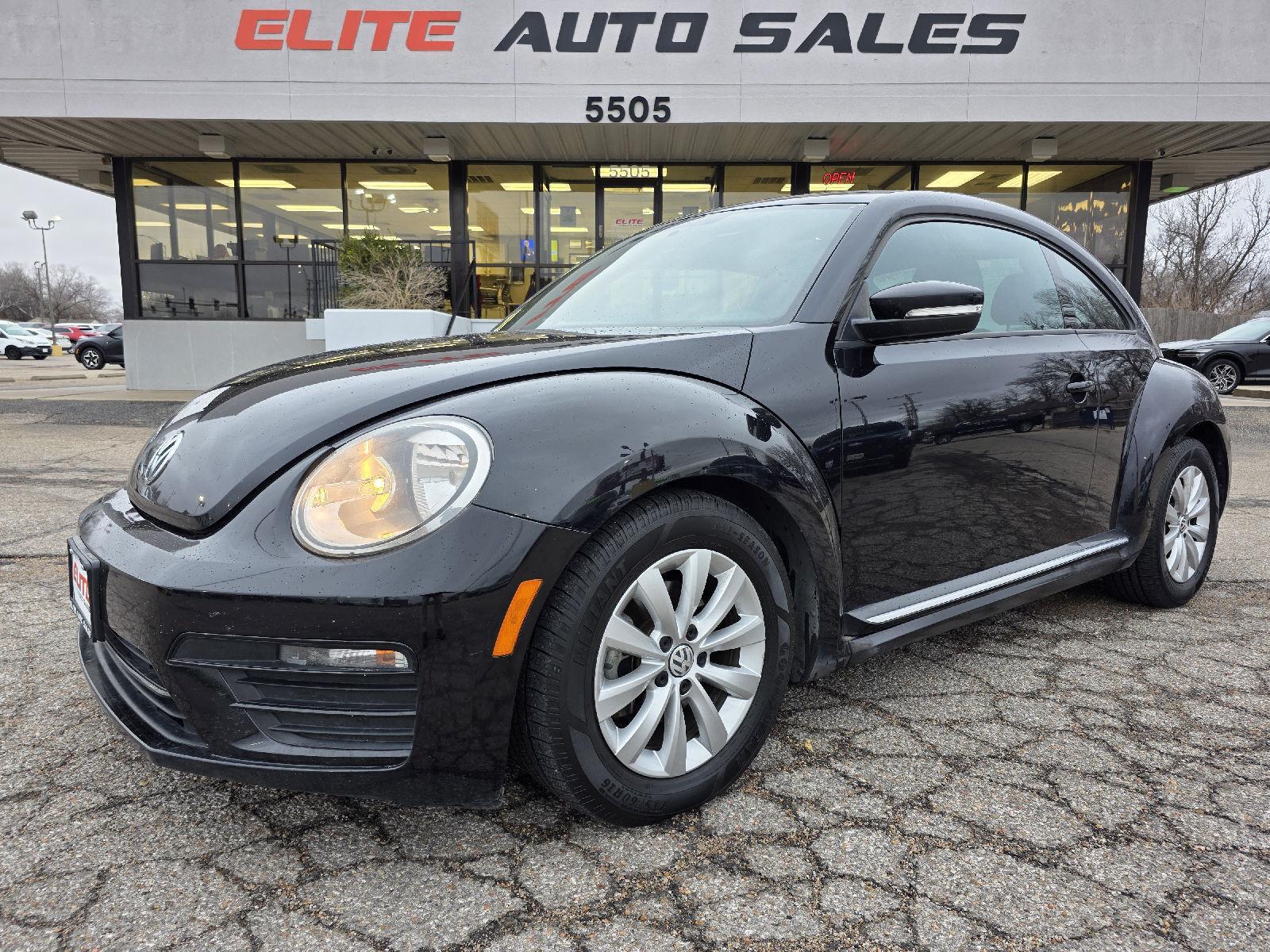 Deep Black Pearl 2019 Volkswagen Beetle 2.0T S Hatchback FWD Hatchback Front-Wheel Drive Automatic
