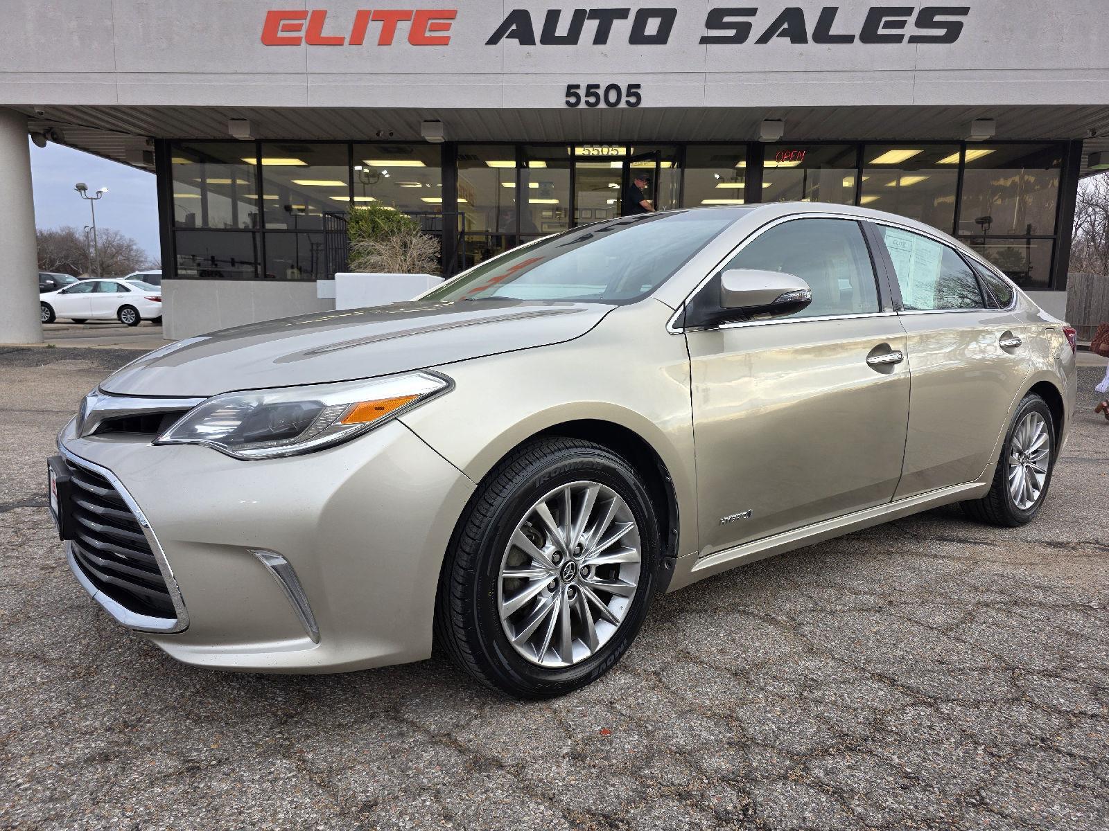 Creme Brulee Mica 2018 Toyota Avalon Hybrid XLE Plus FWD Sedan Front-Wheel Drive Continuously Variable Transmission