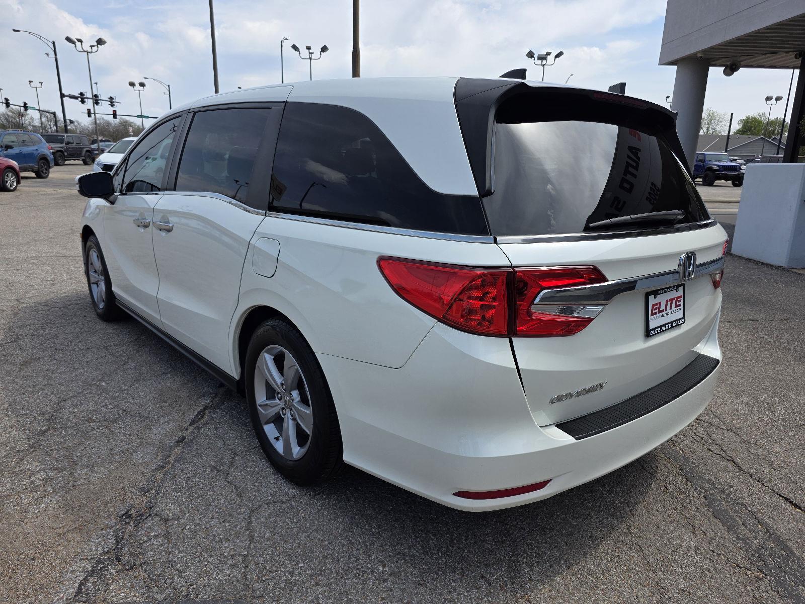 View vehicle photo 7