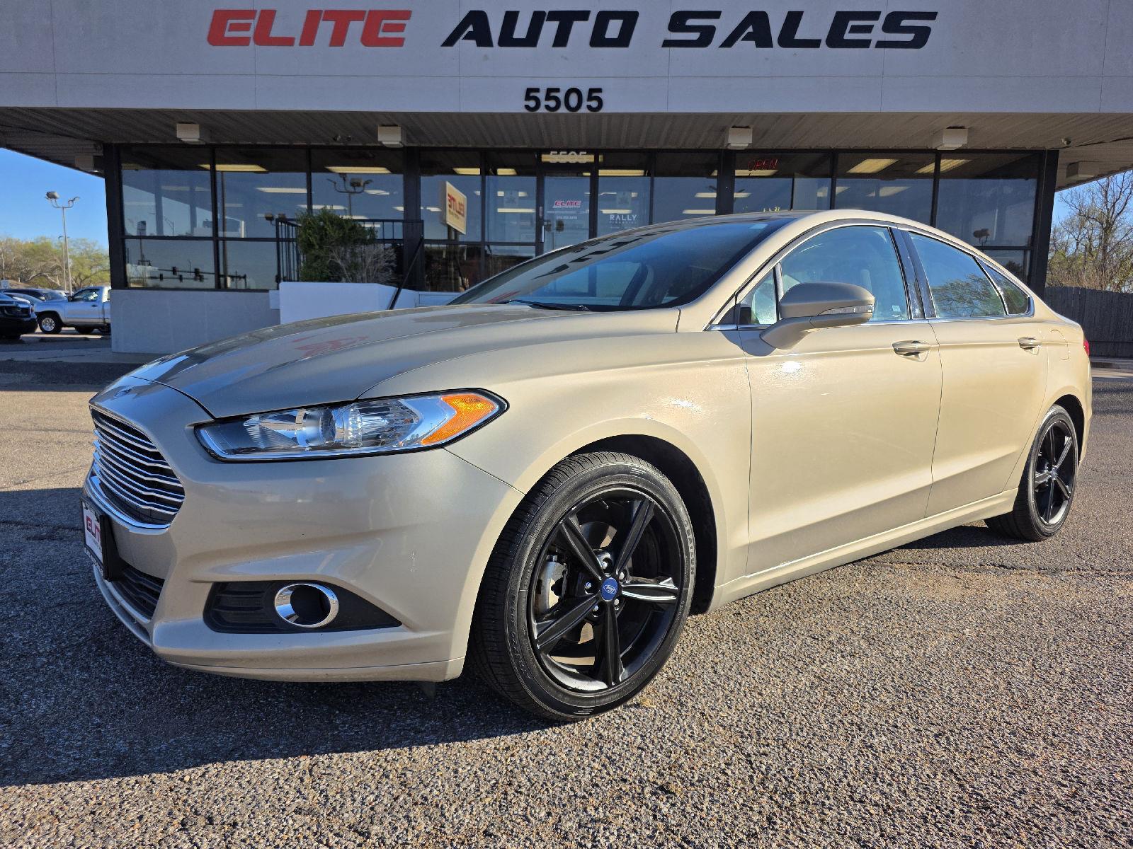 Tectonic 2016 Ford Fusion SE Sedan Front-Wheel Drive 6-Speed Automatic