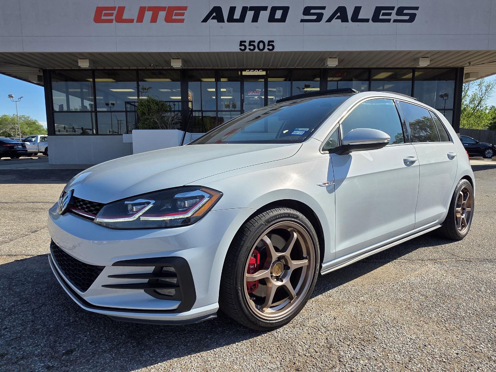 Pure White 2018 Volkswagen Golf GTI 2.0T SE 4-Door FWD Hatchback Front-Wheel Drive Automatic