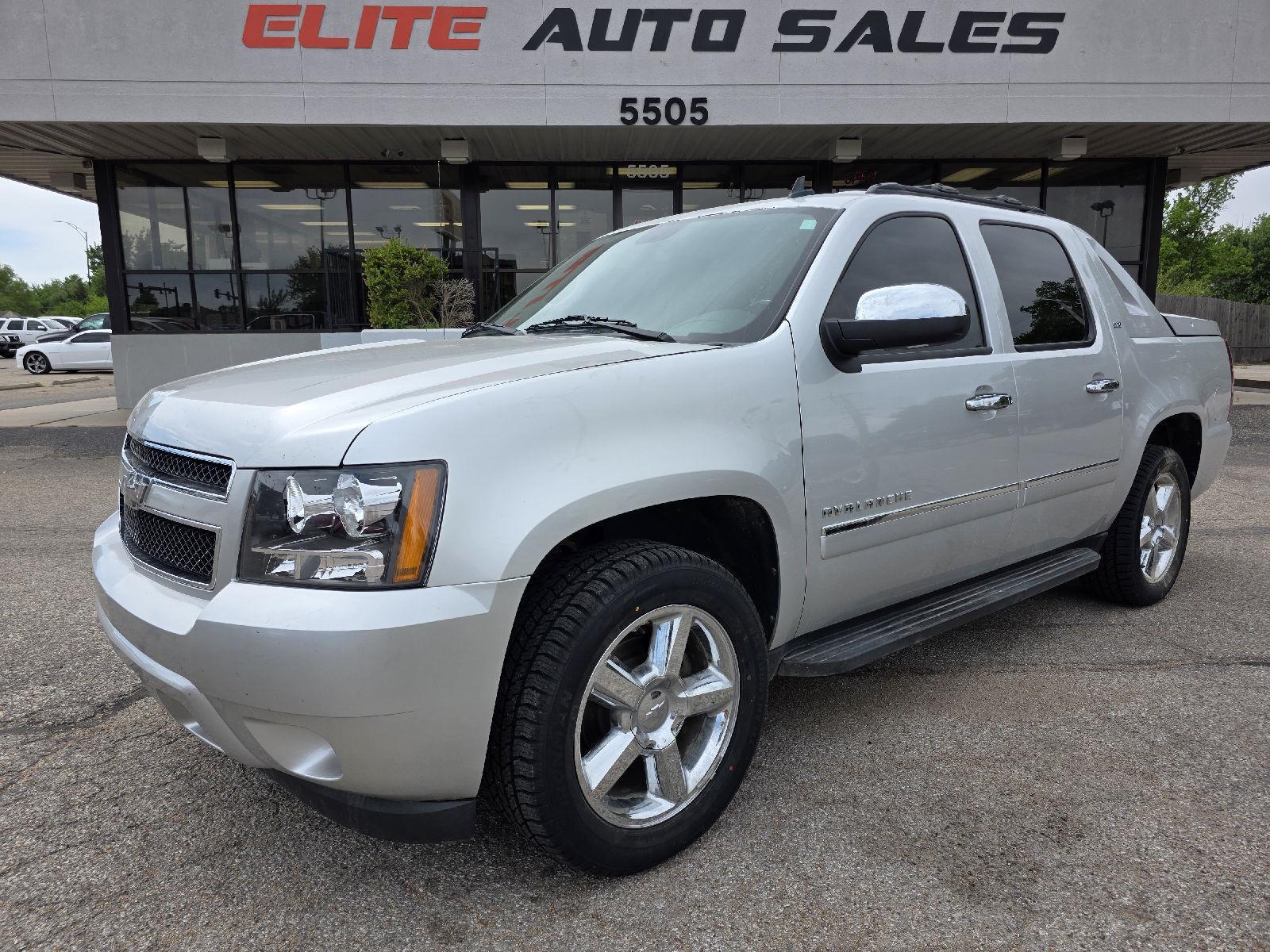 Silver Ice Metallic 2012 Chevrolet Avalanche LTZ 4WD Pickup Truck Four-Wheel Drive 6-Speed Automatic