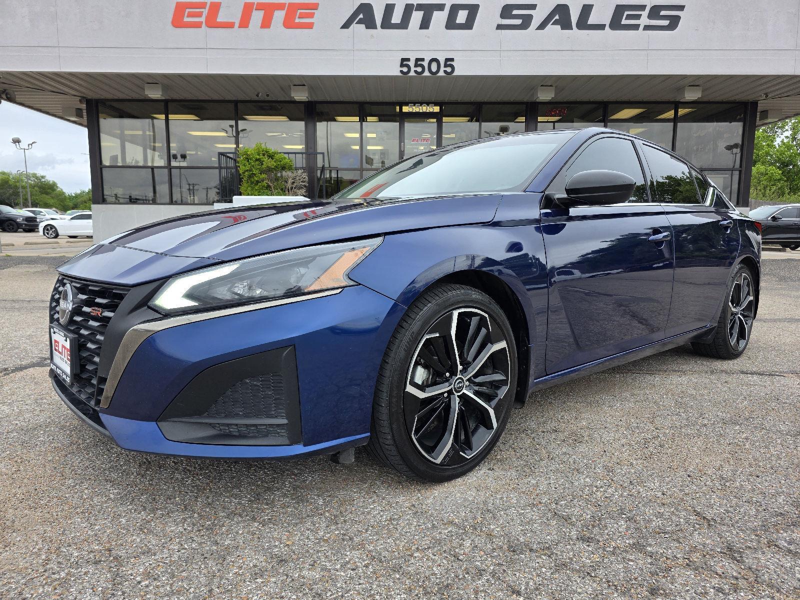 Deep Blue Pearl 2023 Nissan Altima 2.5 SR FWD Sedan Front-Wheel Drive Continuously Variable Transmission
