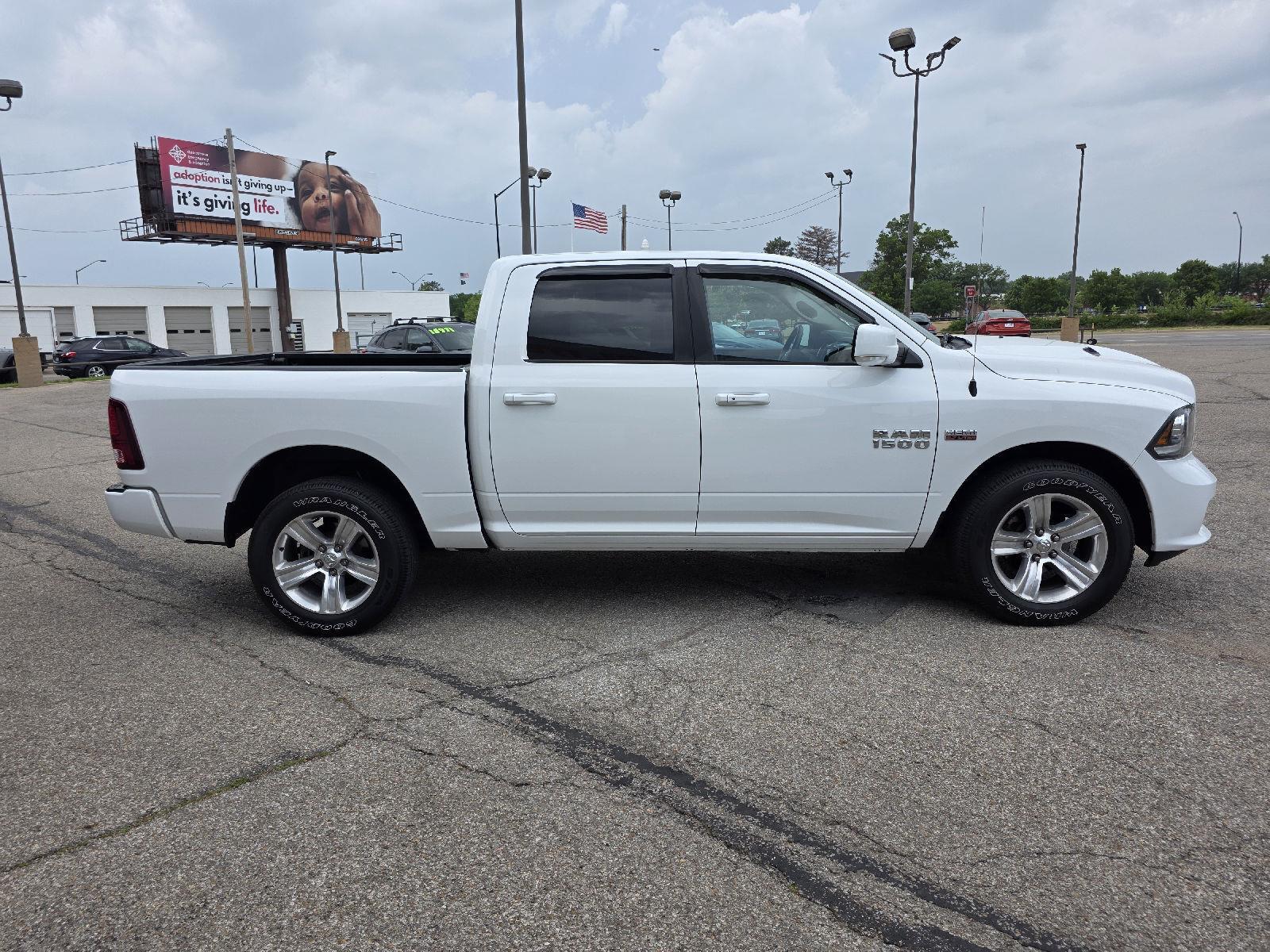 View vehicle photo 4