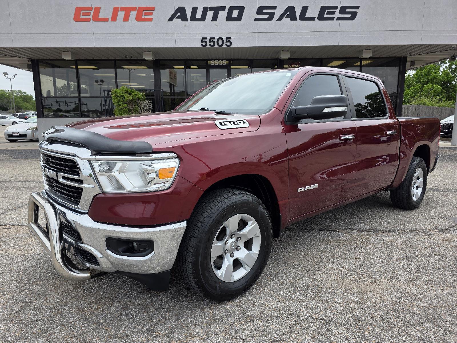 2020 RAM 1500 Rojo (Delmonico Red Pearlcoat) Camioneta Todo terreno 8 velocidades Automática