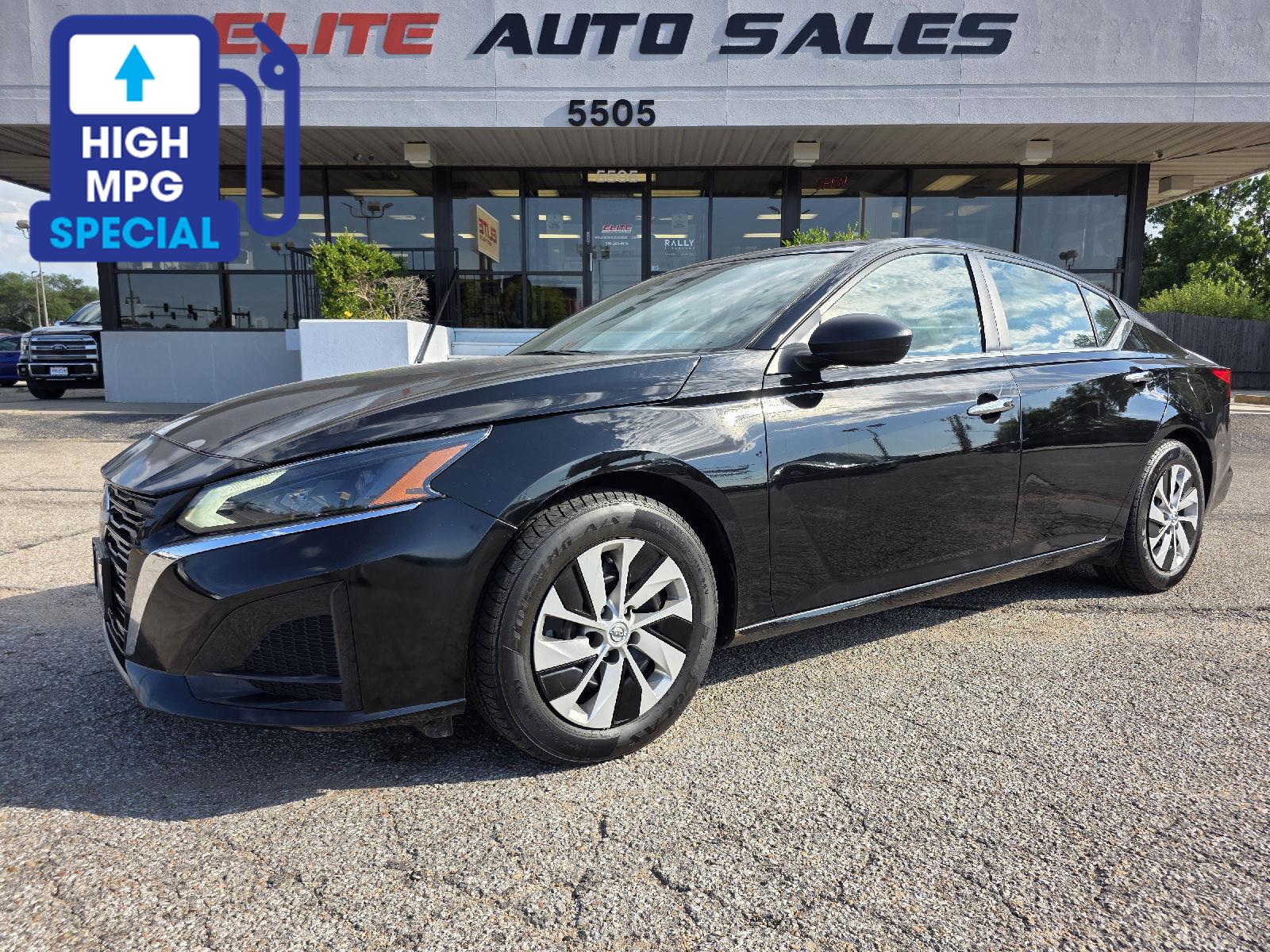 Super Black 2024 Nissan Altima Sedan Front-Wheel Drive Continuously Variable Transmission