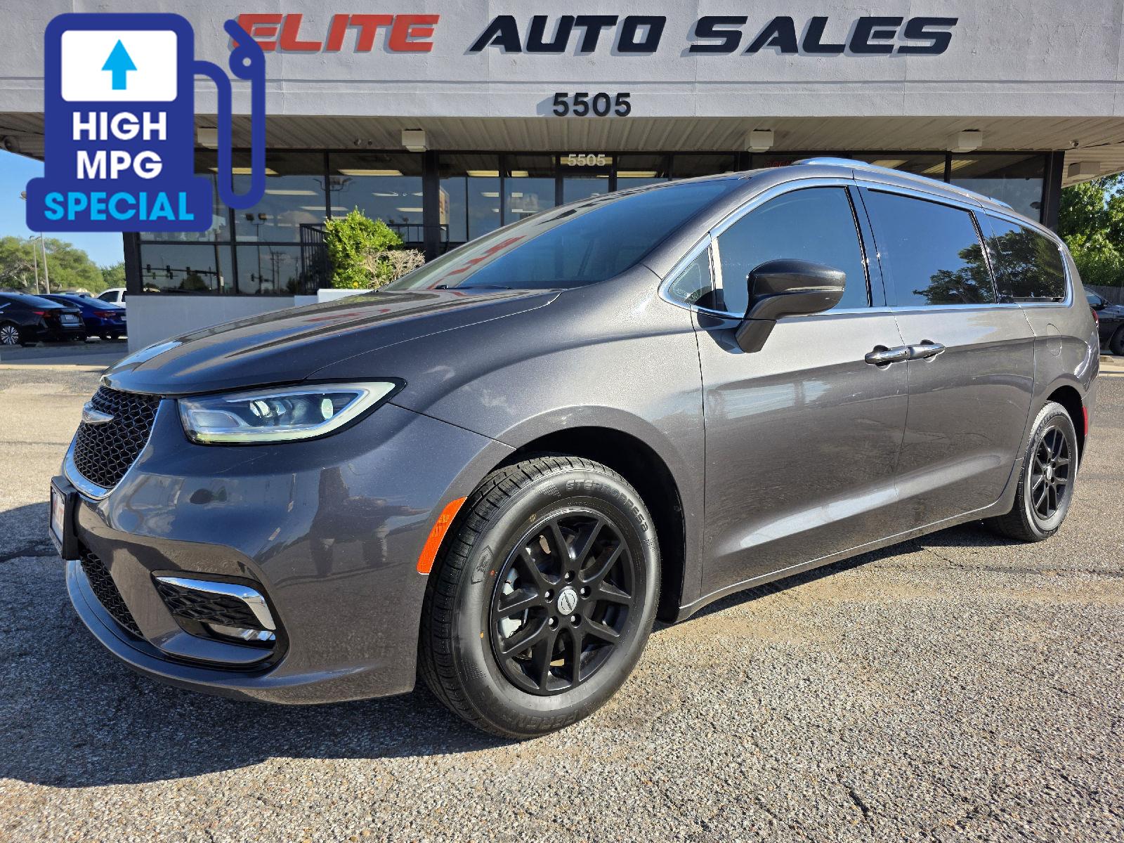 Ceramic Gray Clearcoat 2021 Chrysler Pacifica Minivan Front-Wheel Drive 9-Speed Automatic