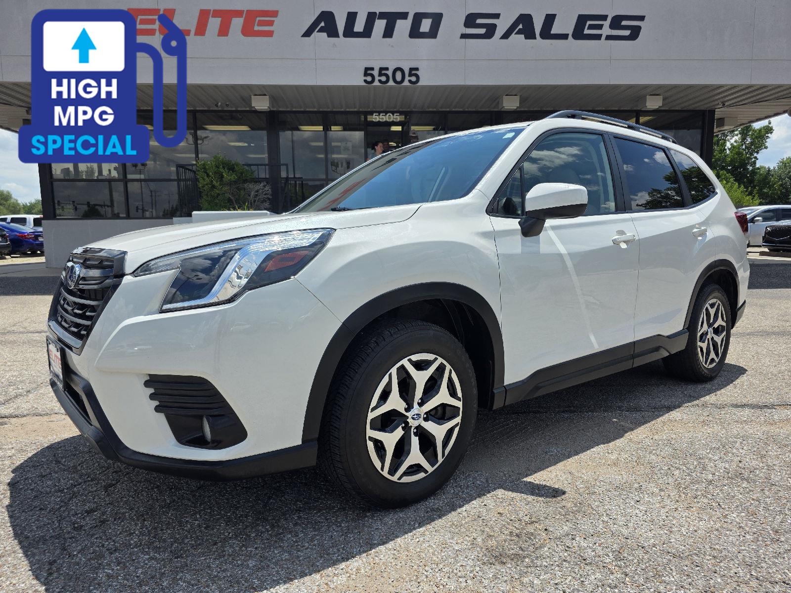 Crystal White Pearl 2022 Subaru Forester SUV / Crossover All-Wheel Drive Continuously Variable Transmission