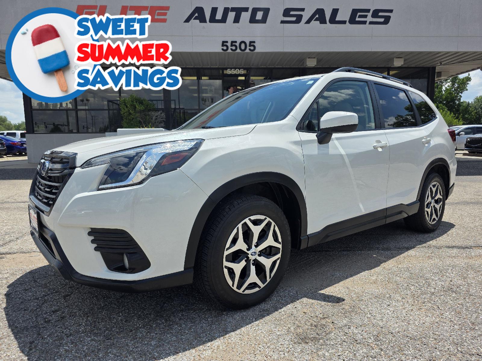 Crystal White Pearl 2022 Subaru Forester SUV / Crossover All-Wheel Drive Continuously Variable Transmission