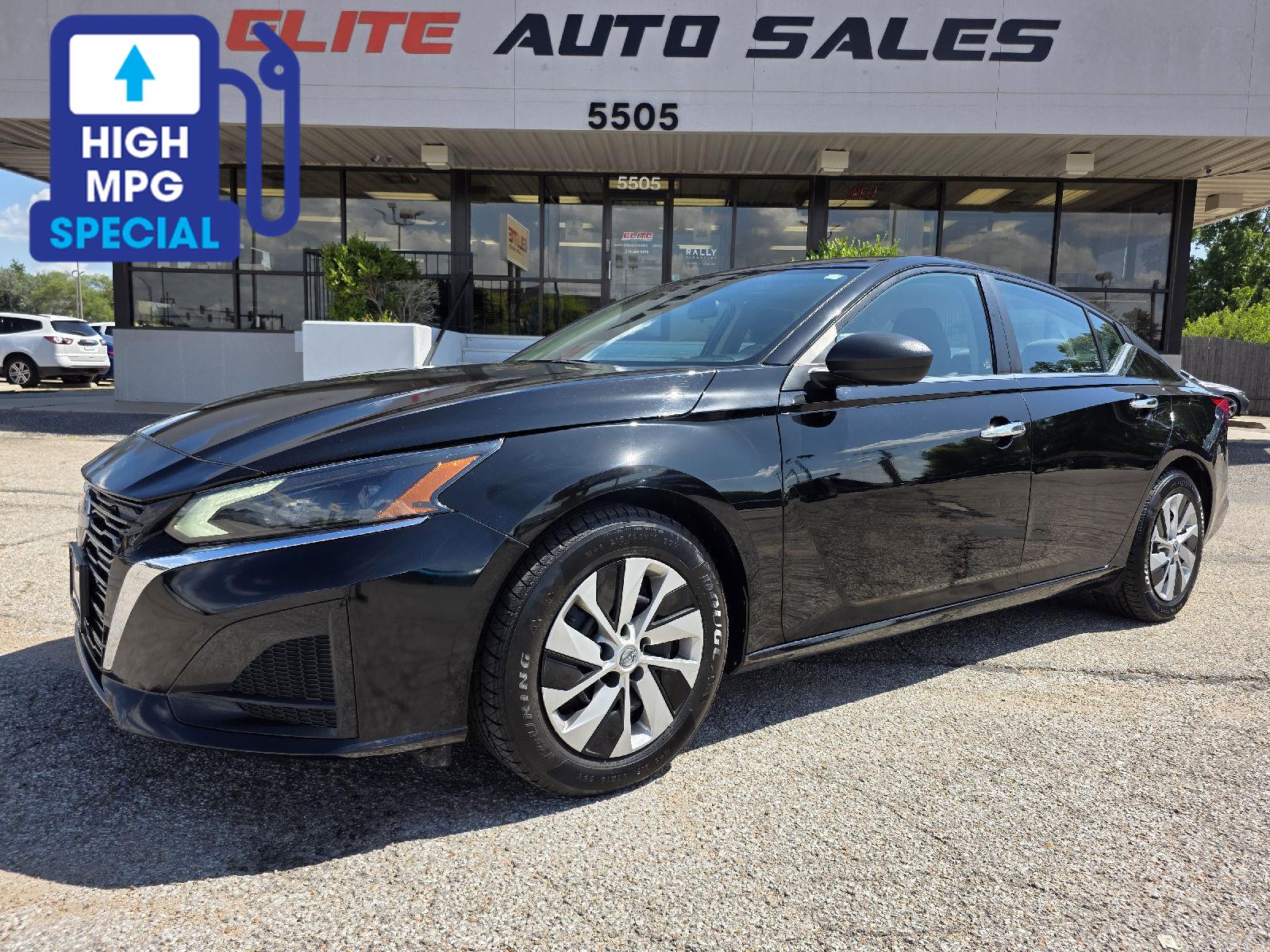 Super Black 2024 Nissan Altima Sedan Front-Wheel Drive Continuously Variable Transmission