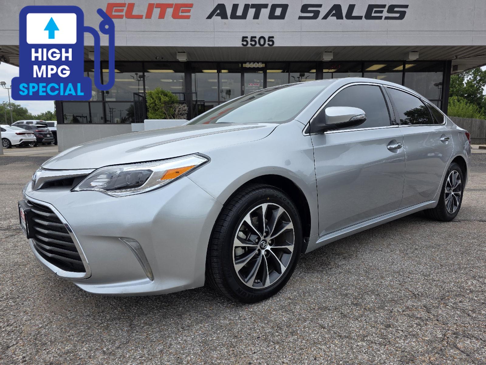  2016 Toyota Avalon XLE   