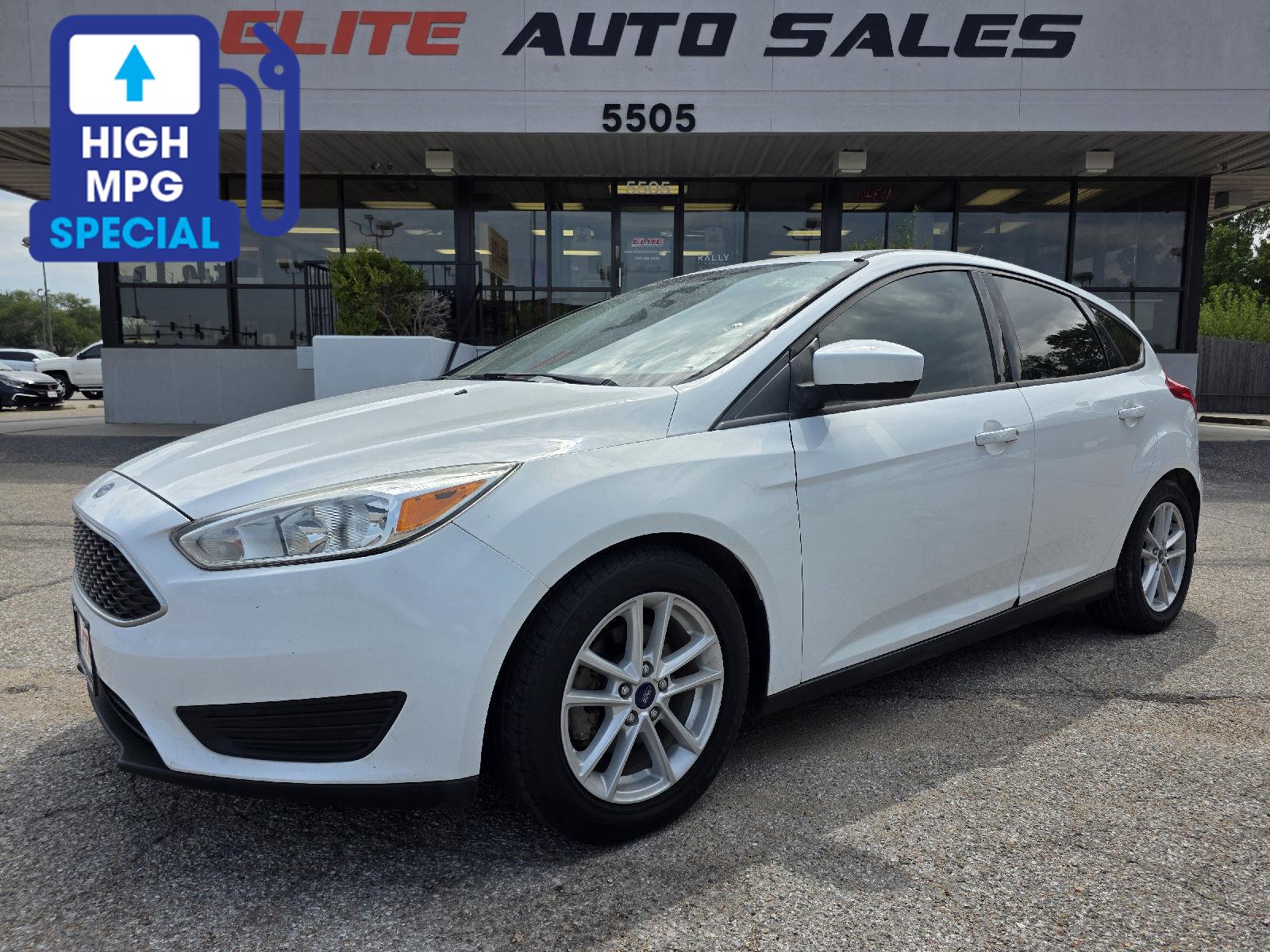 Oxford White 2018 Ford Focus Hatchback Front-Wheel Drive 6-Speed Automatic