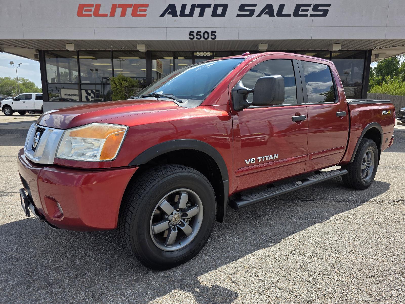  2014 Nissan Titan PRO-4X Crew Cab 4WD   
