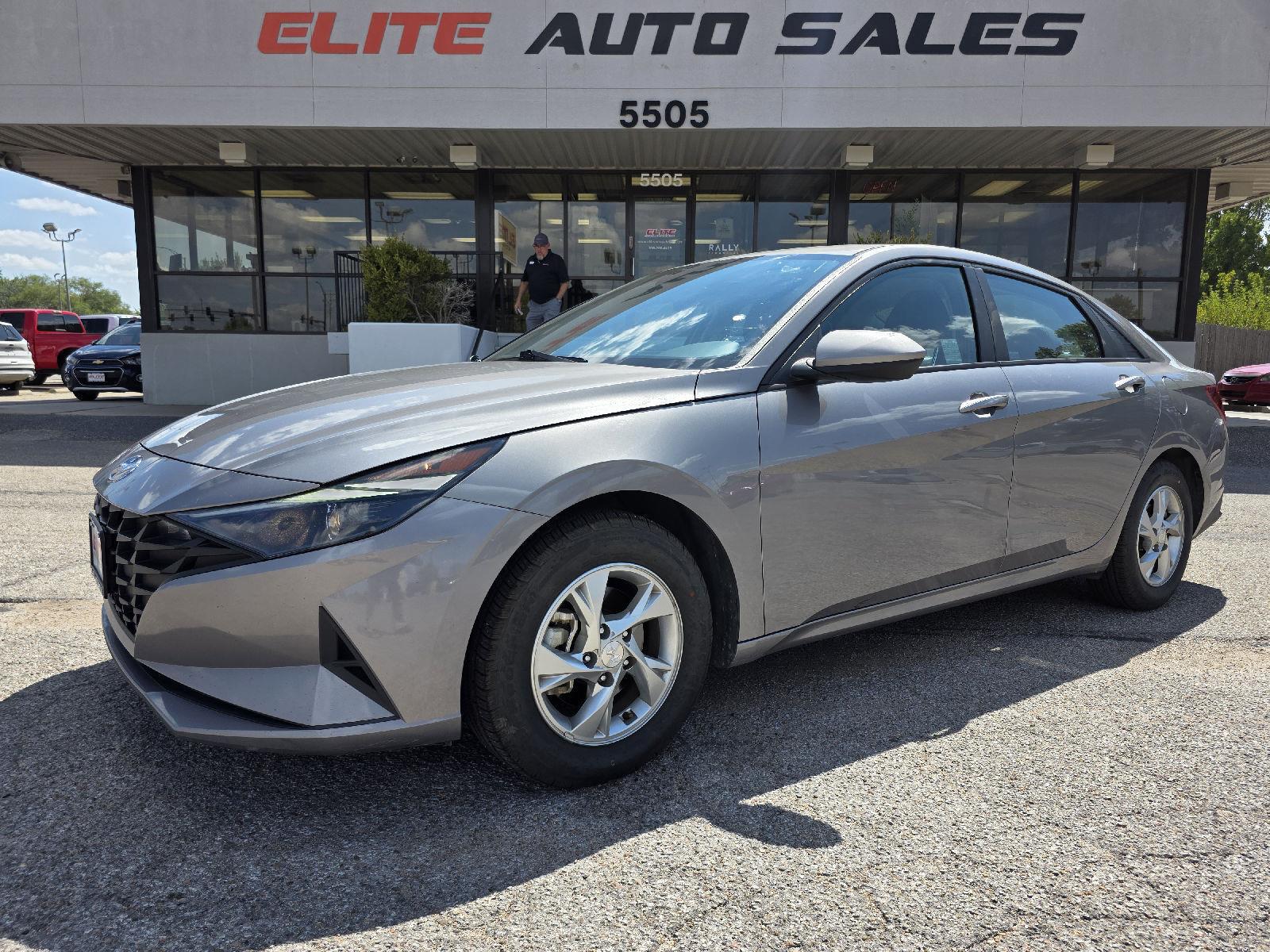 2023 Hyundai Elantra SE FWD
