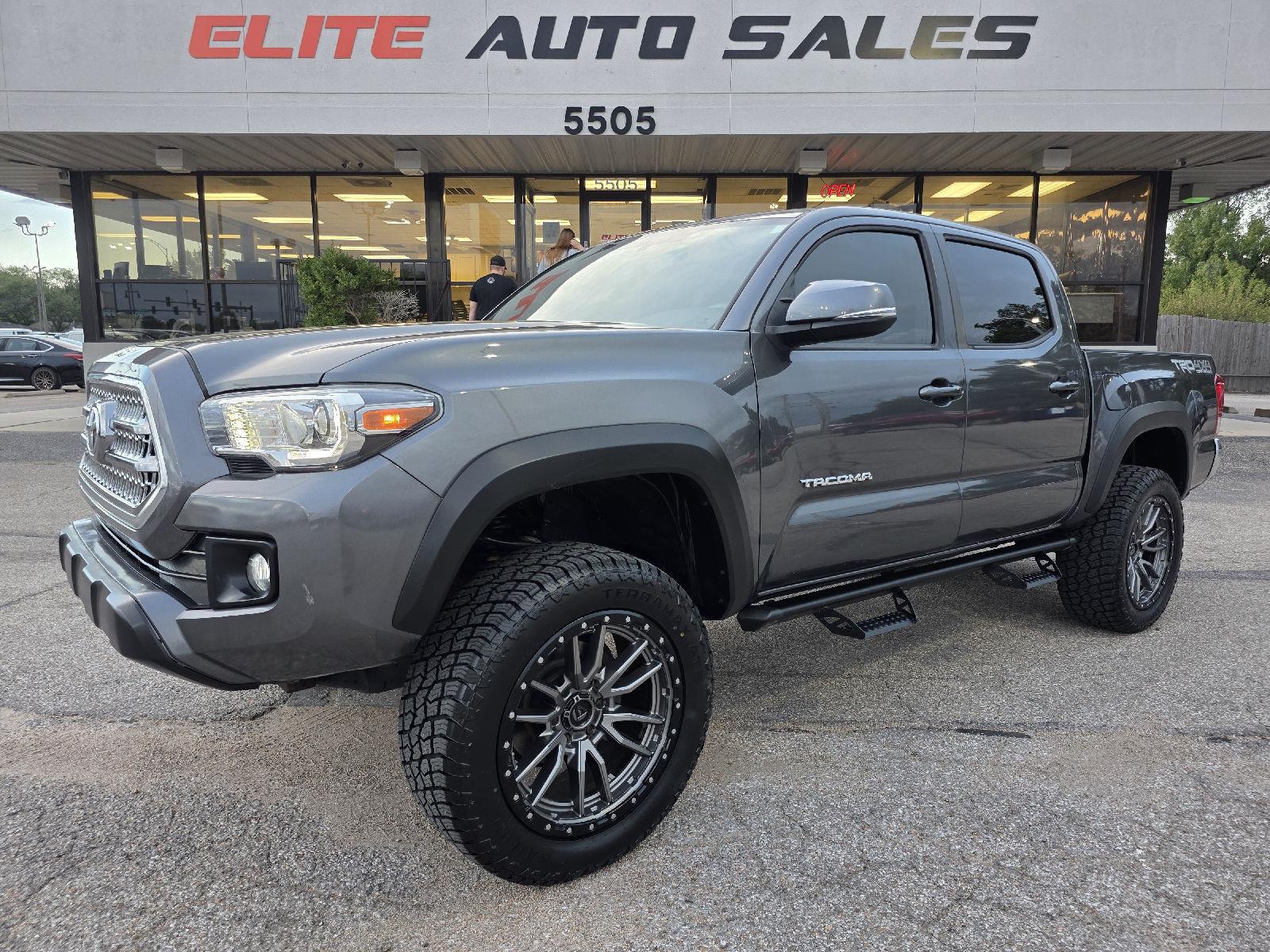  2017 Toyota Tacoma TRD Off Road V6 Double Cab 4WD   