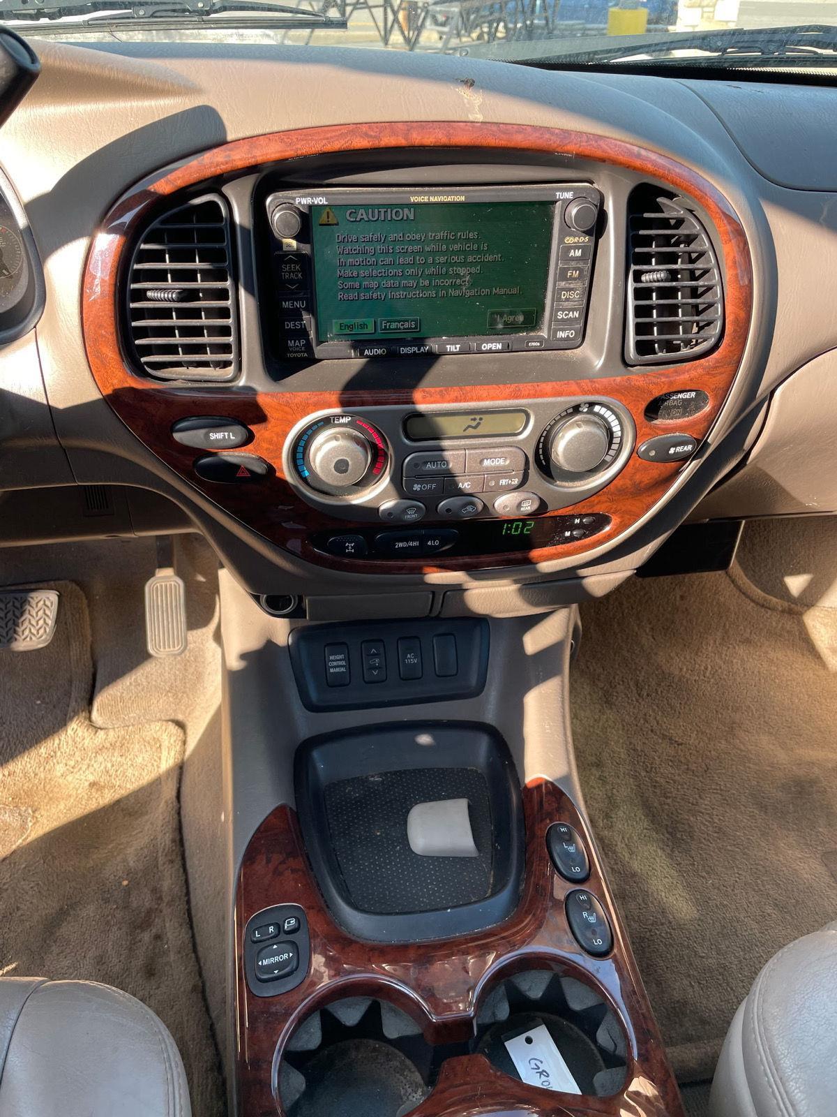 View vehicle photo 7