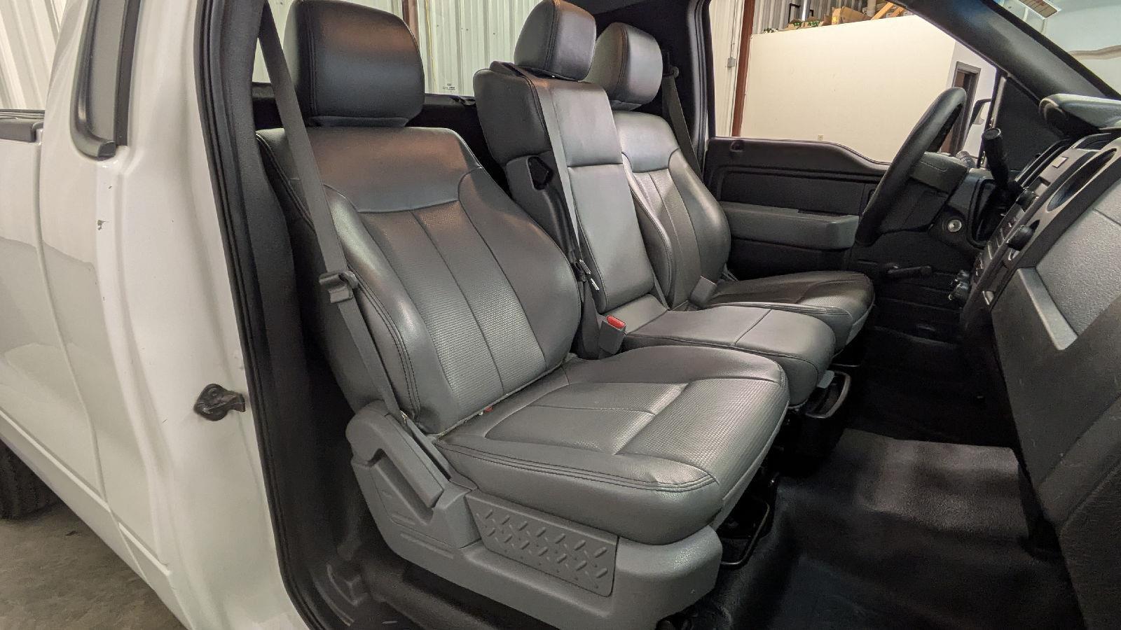 View vehicle photo 4