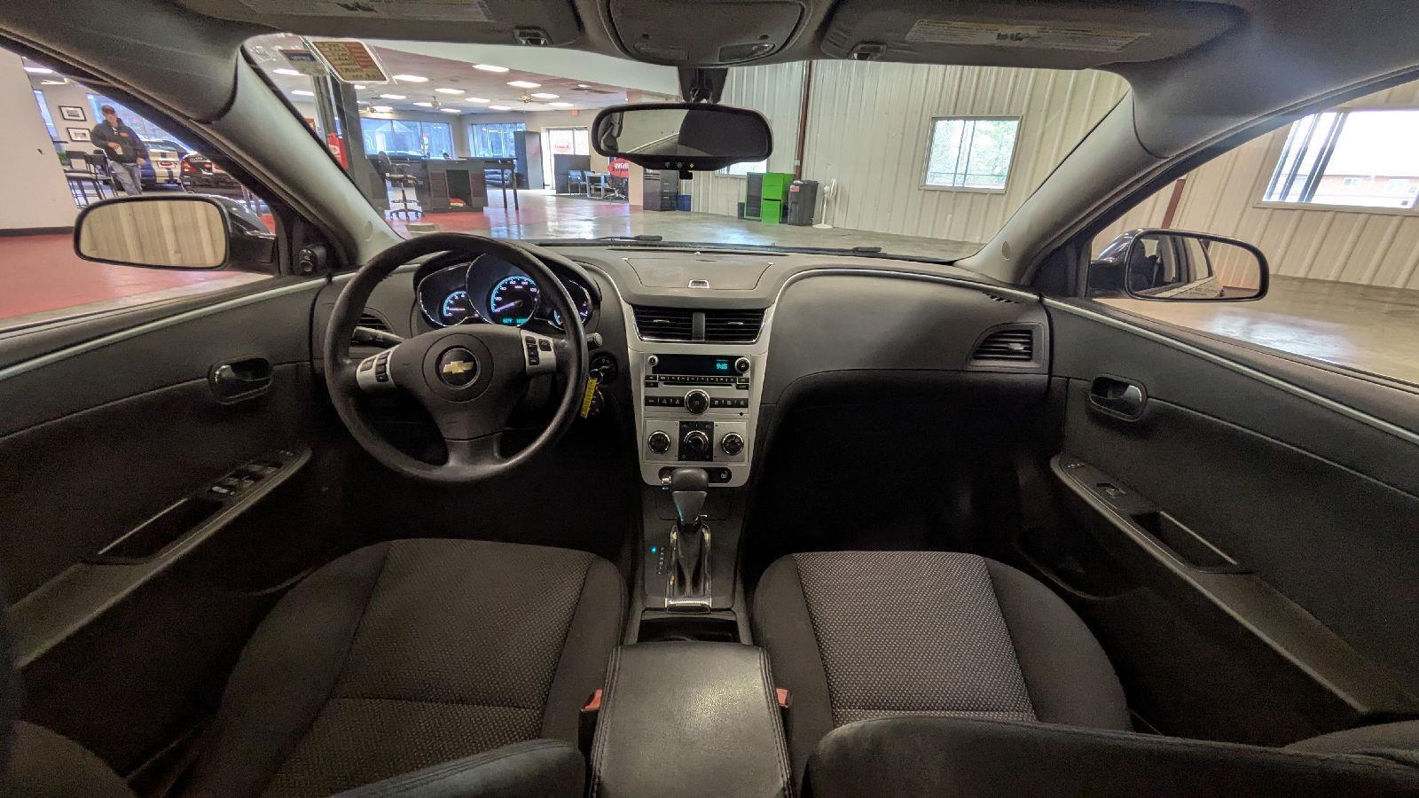 View vehicle photo 4