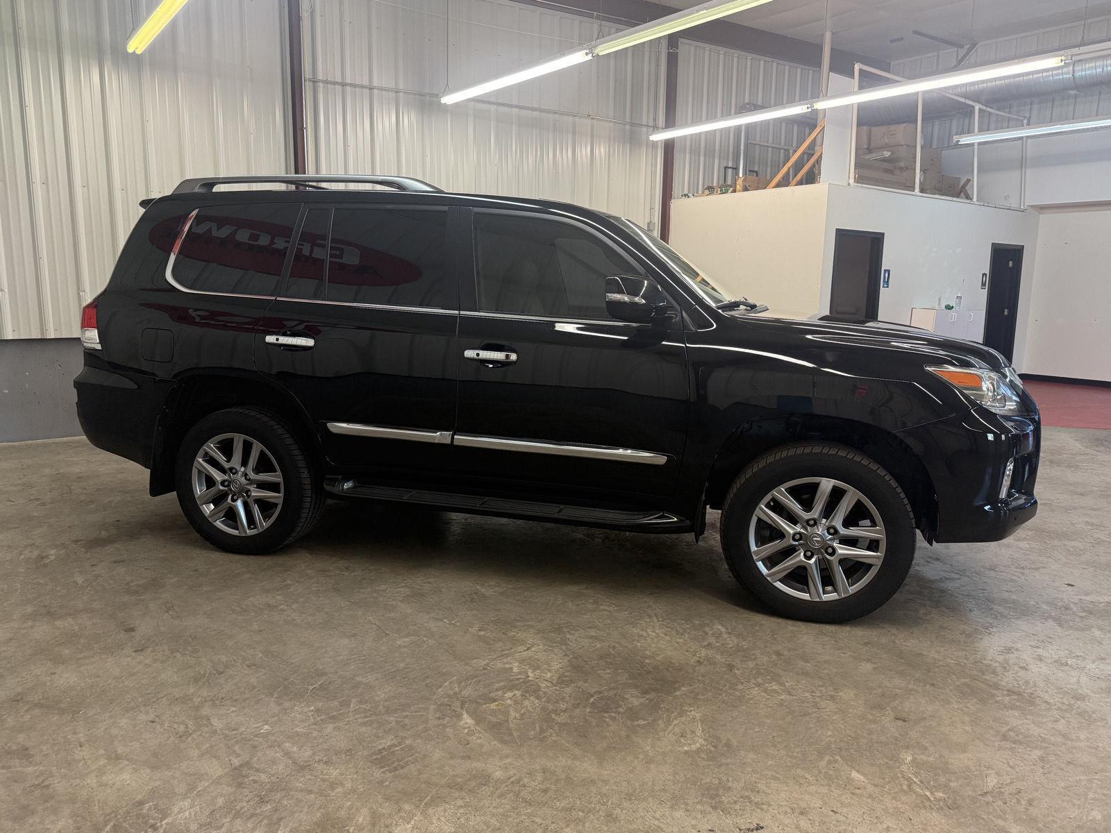 View vehicle photo 4