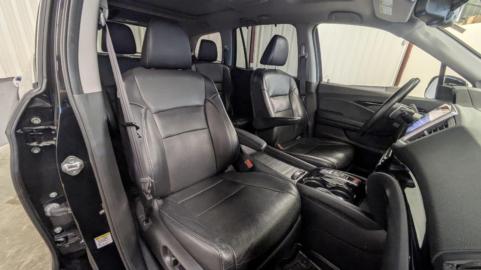 View vehicle photo 5