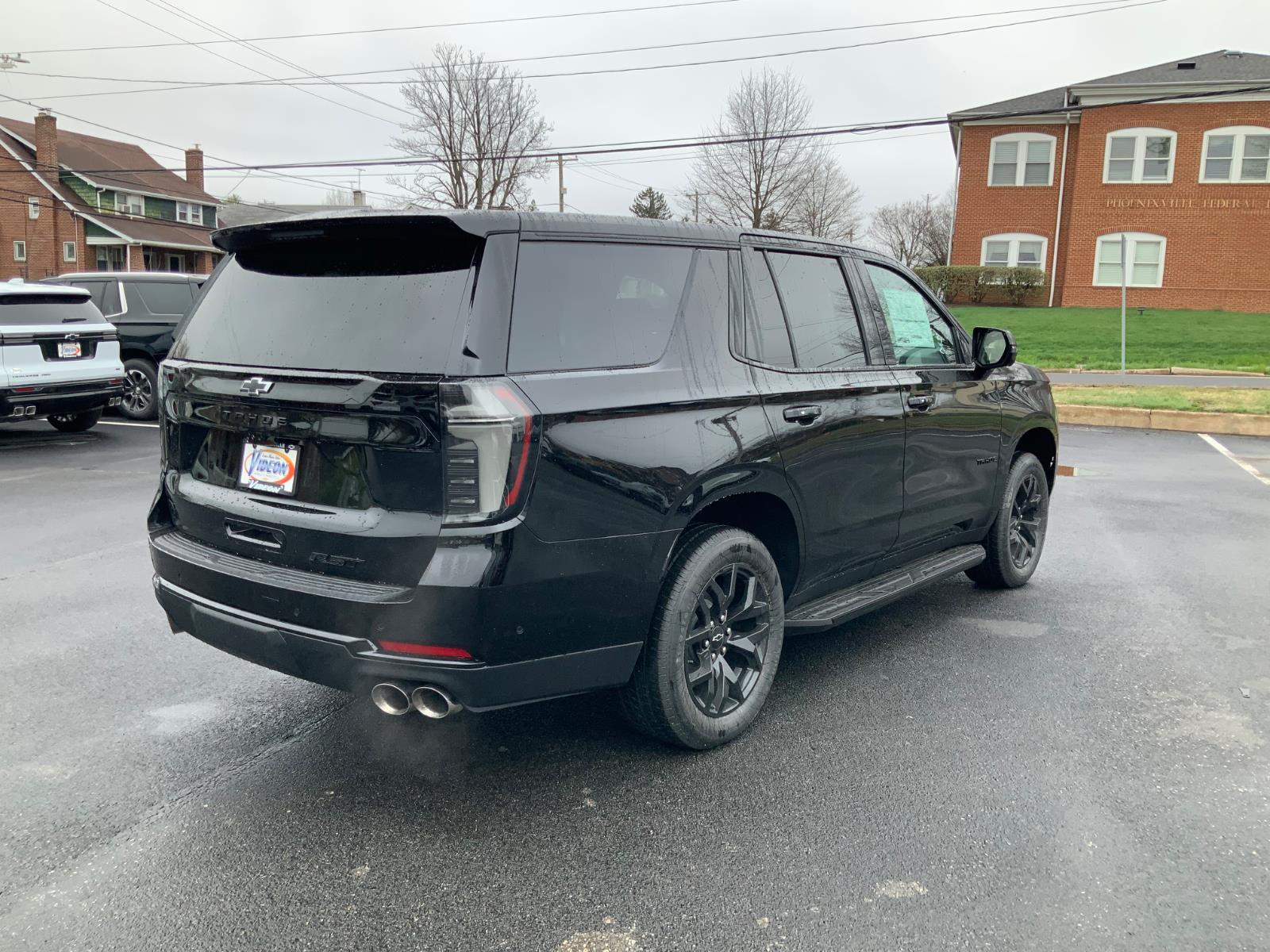 View vehicle photo 7