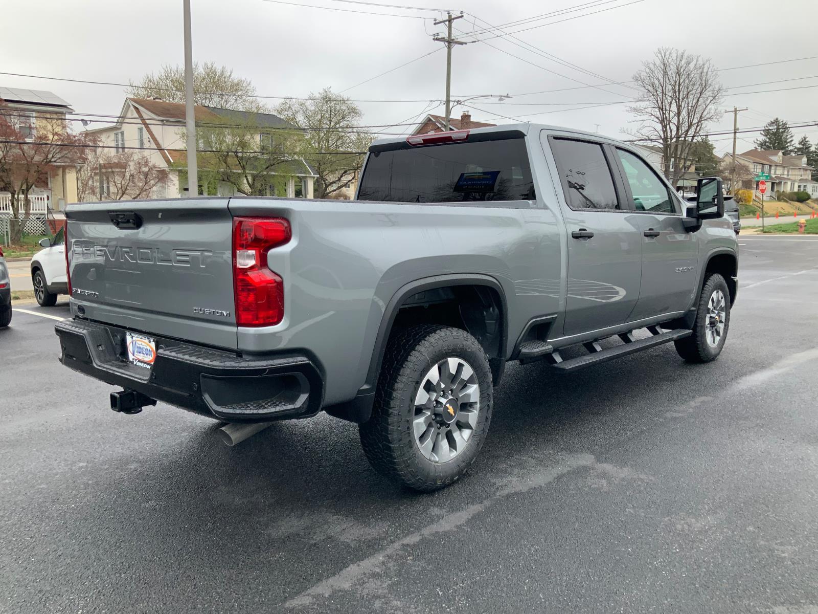 View vehicle photo 7